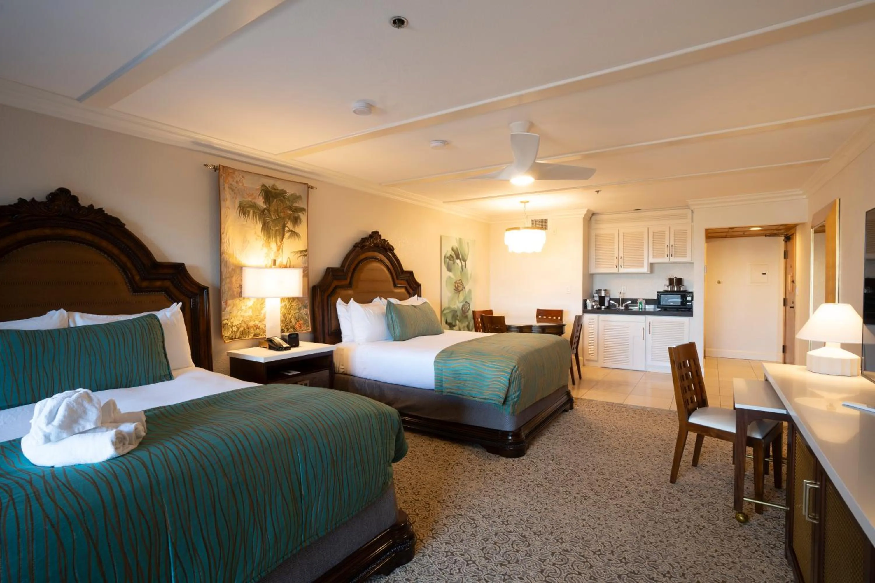 Bed in Pacific Terrace Hotel