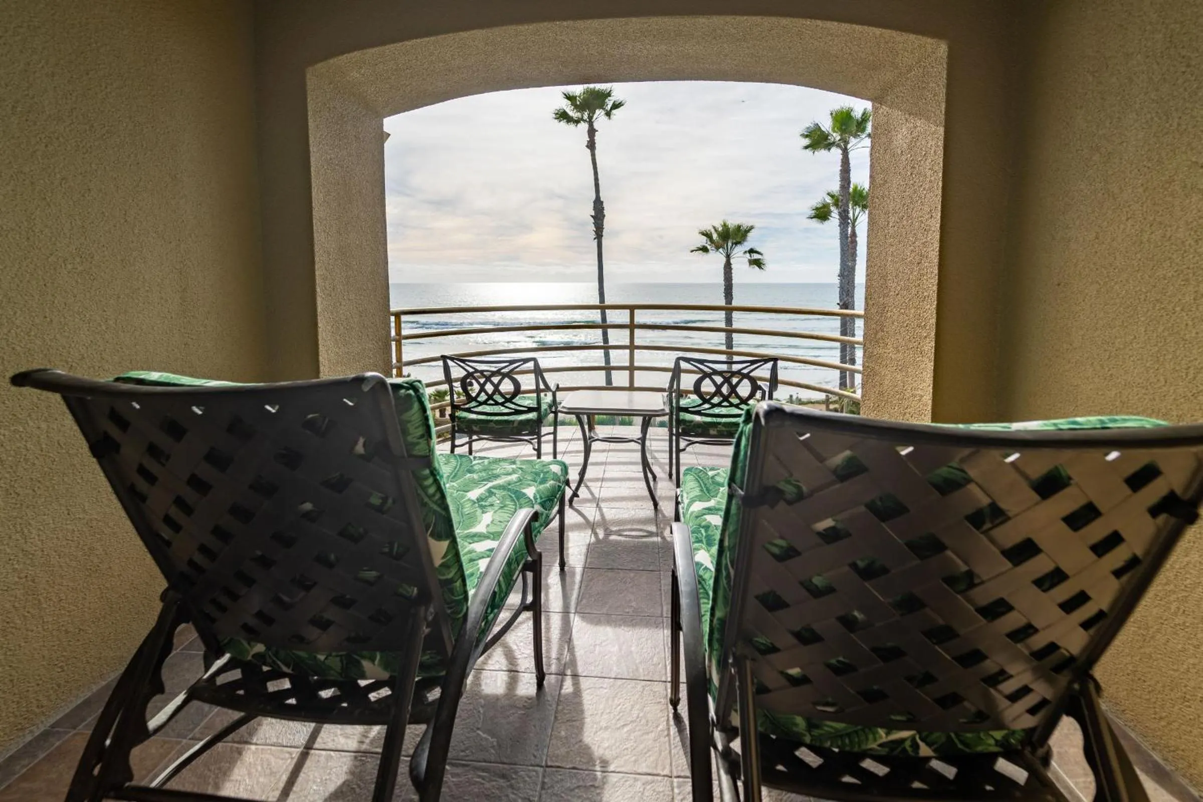 Balcony/Terrace in Pacific Terrace Hotel