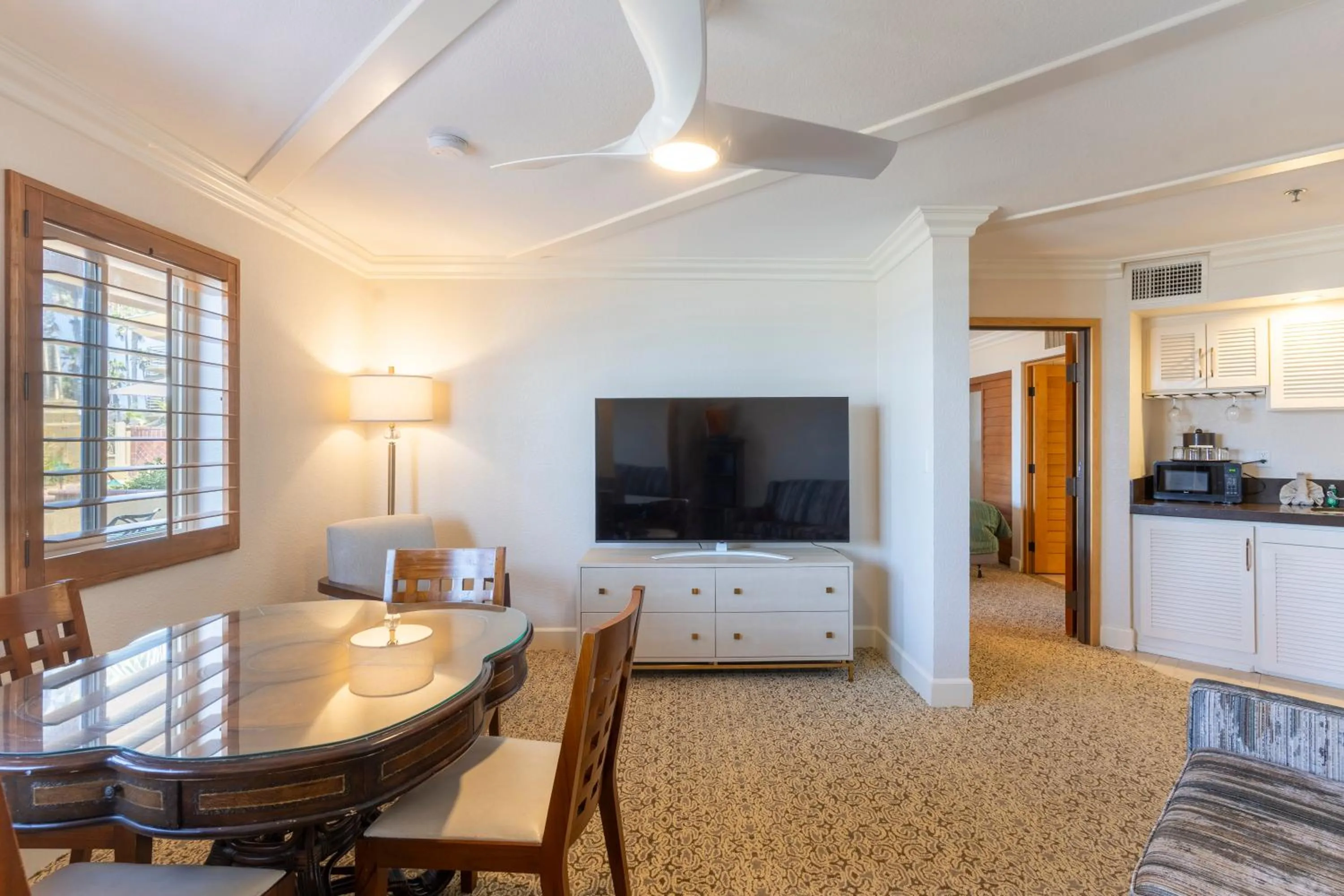 Pacific Terrace Hotel