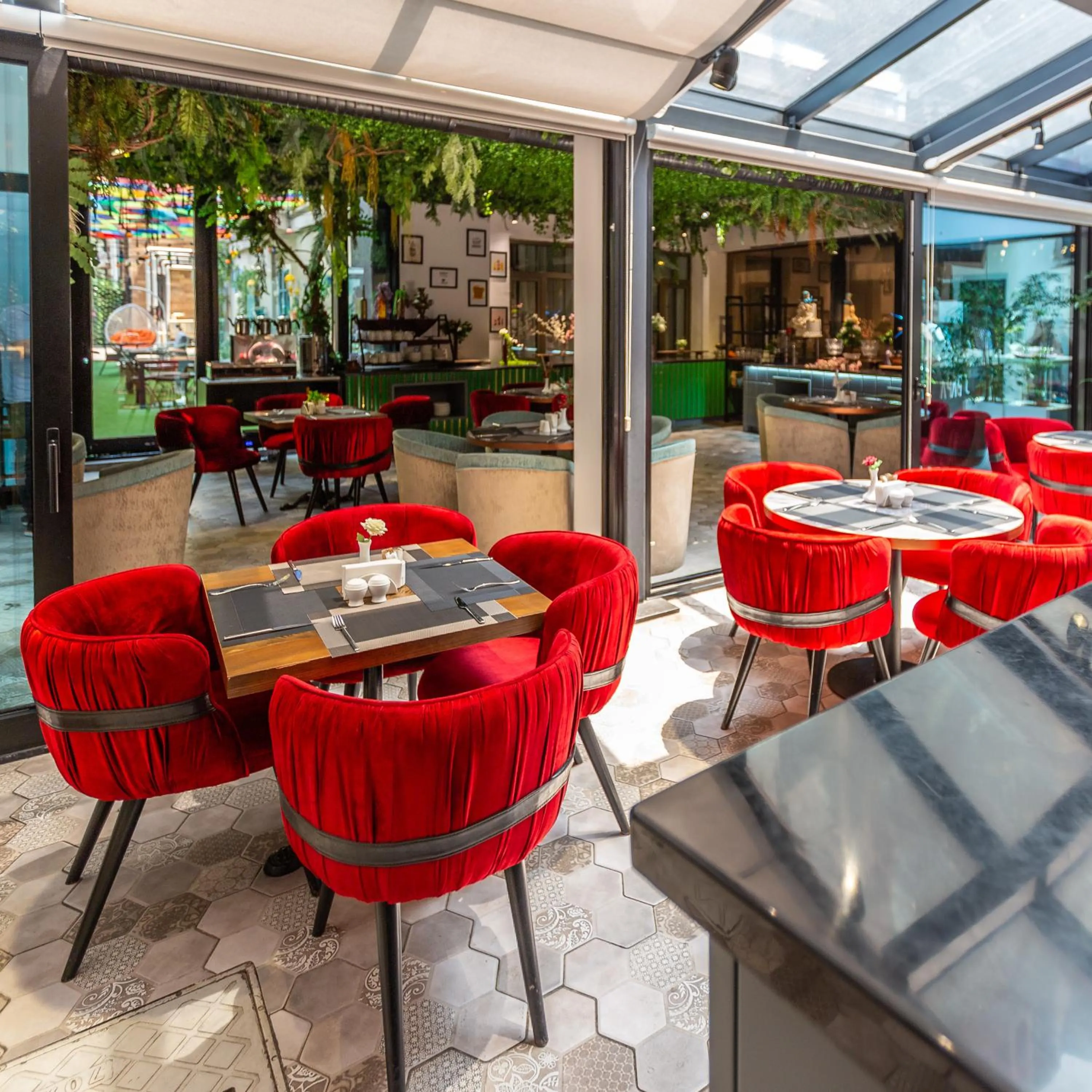 Restaurant/places to eat in Ivy Garden Hotel Baku