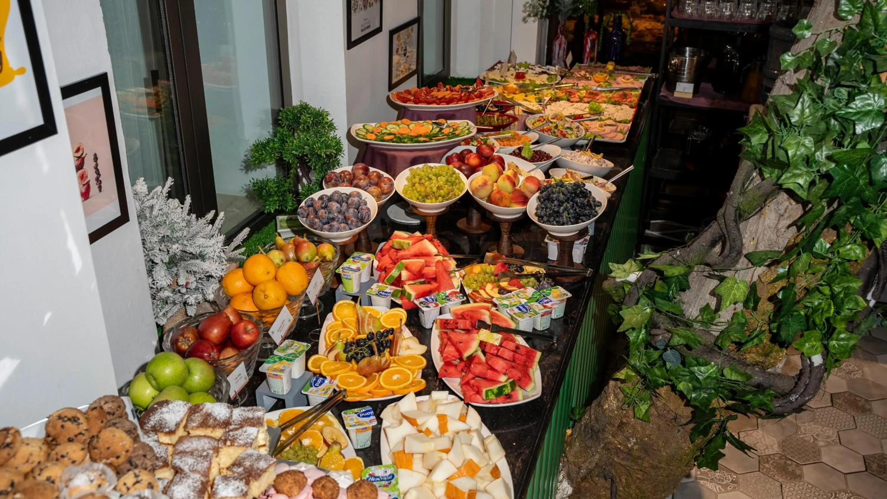 Restaurant/places to eat in Ivy Garden Hotel Baku