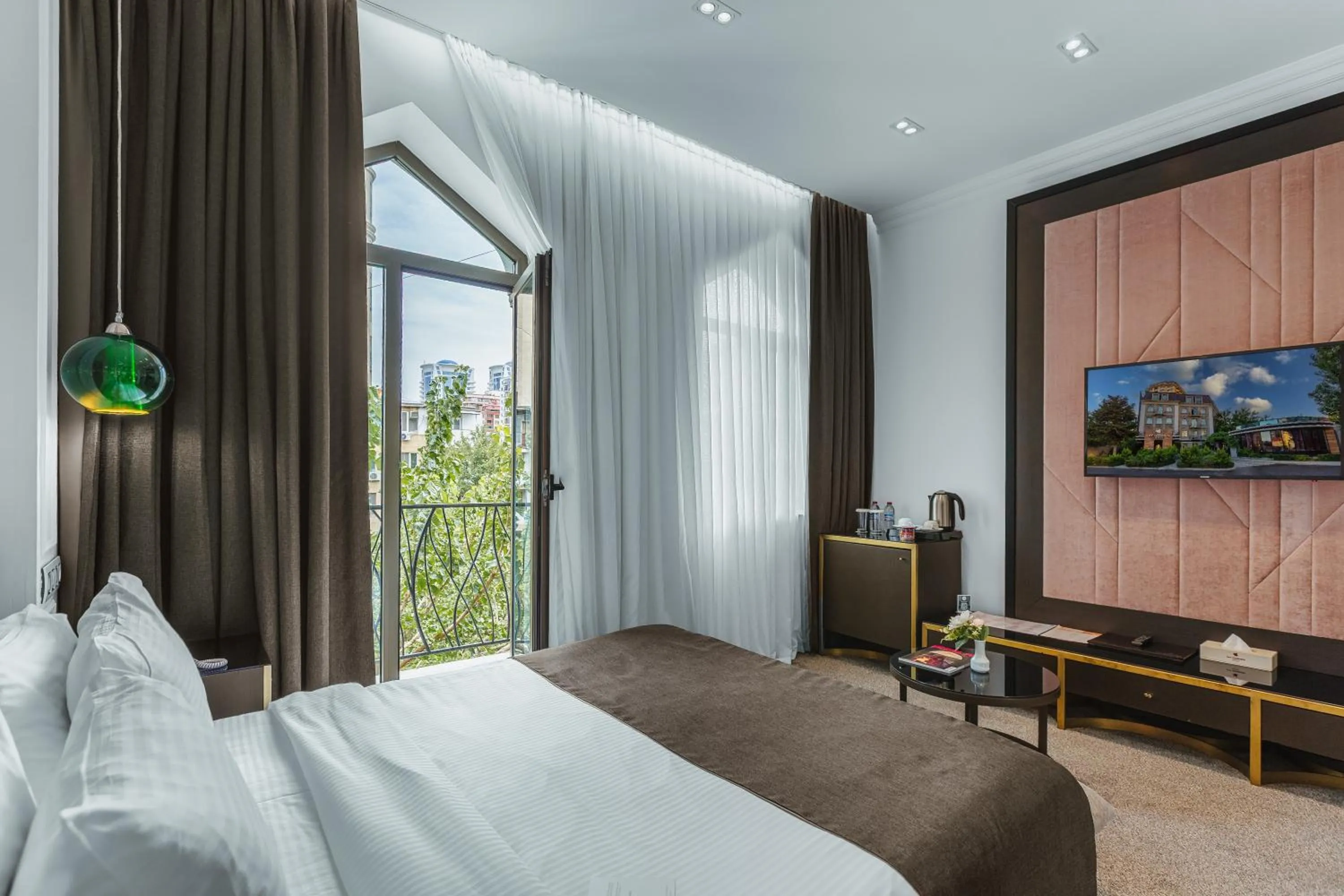 TV and multimedia, Bed in Ivy Garden Hotel Baku