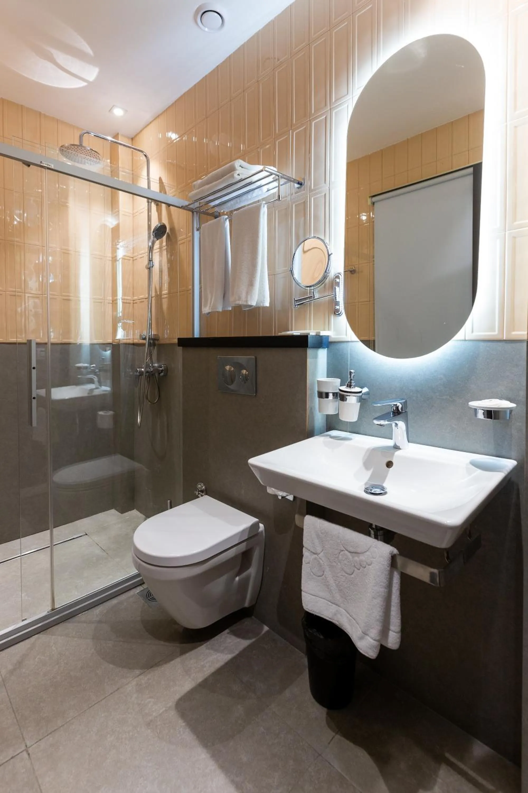 Shower in Ivy Garden Hotel Baku