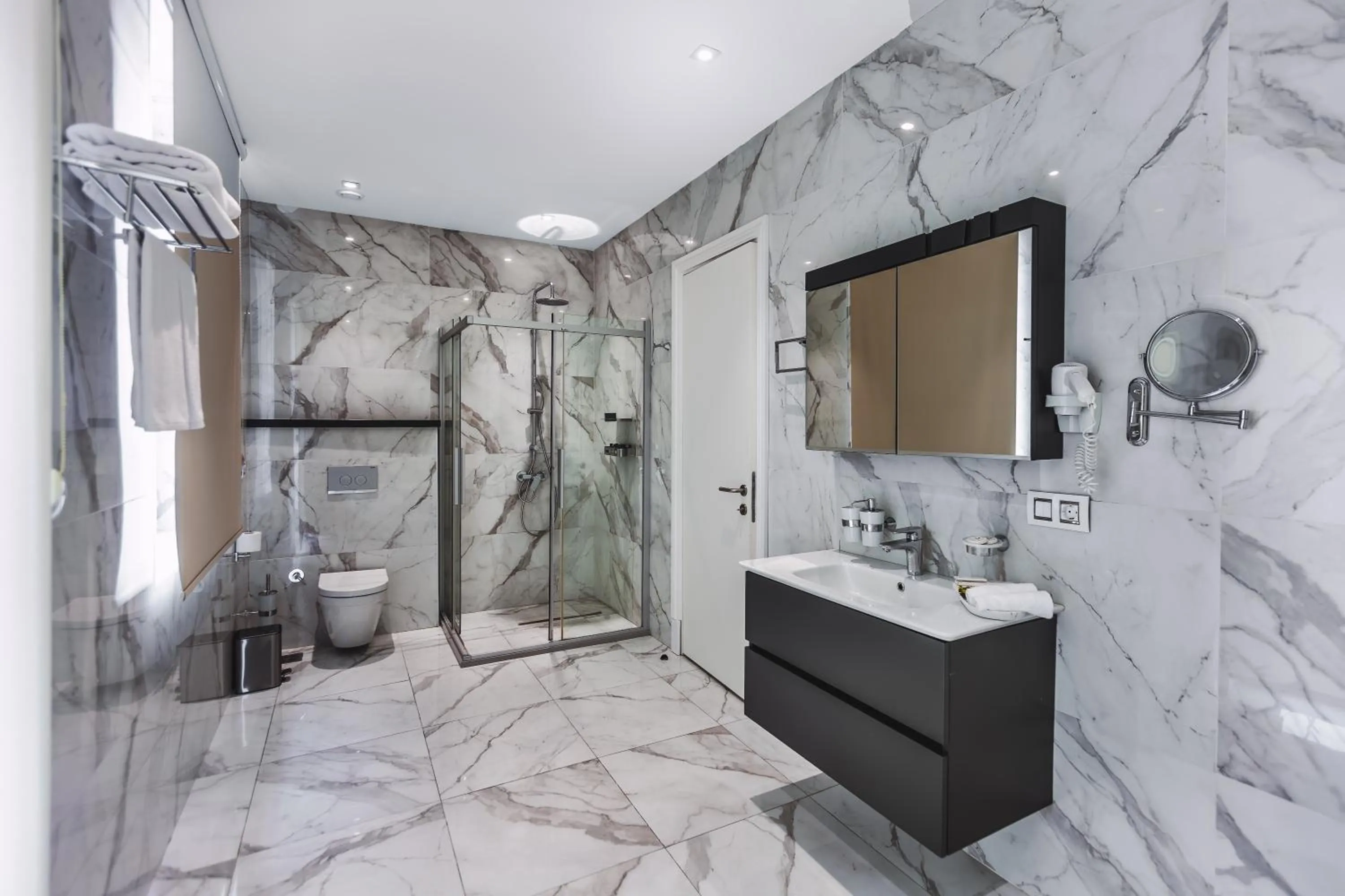 Shower in Ivy Garden Hotel Baku