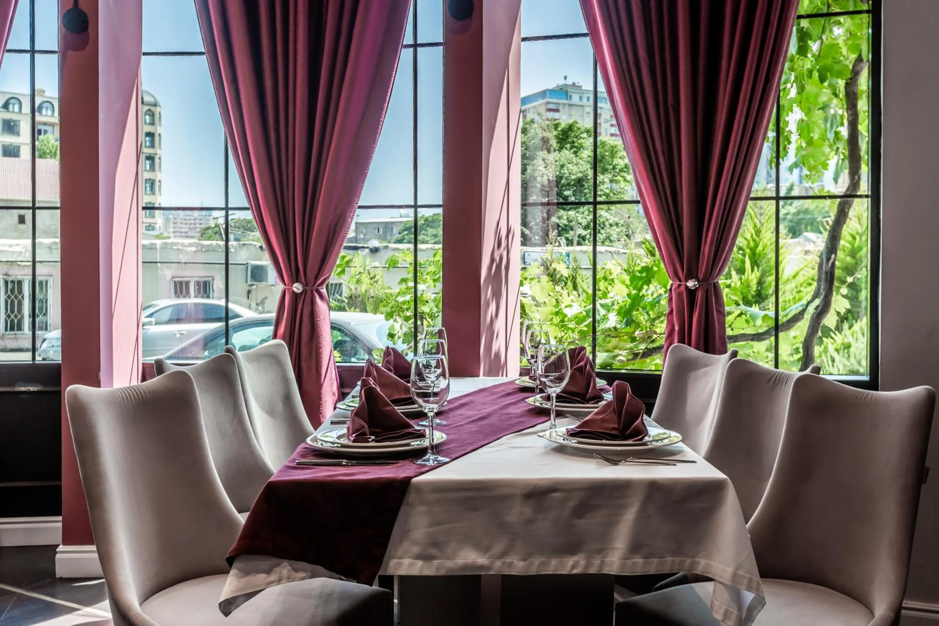 Restaurant/places to eat in Ivy Garden Hotel Baku