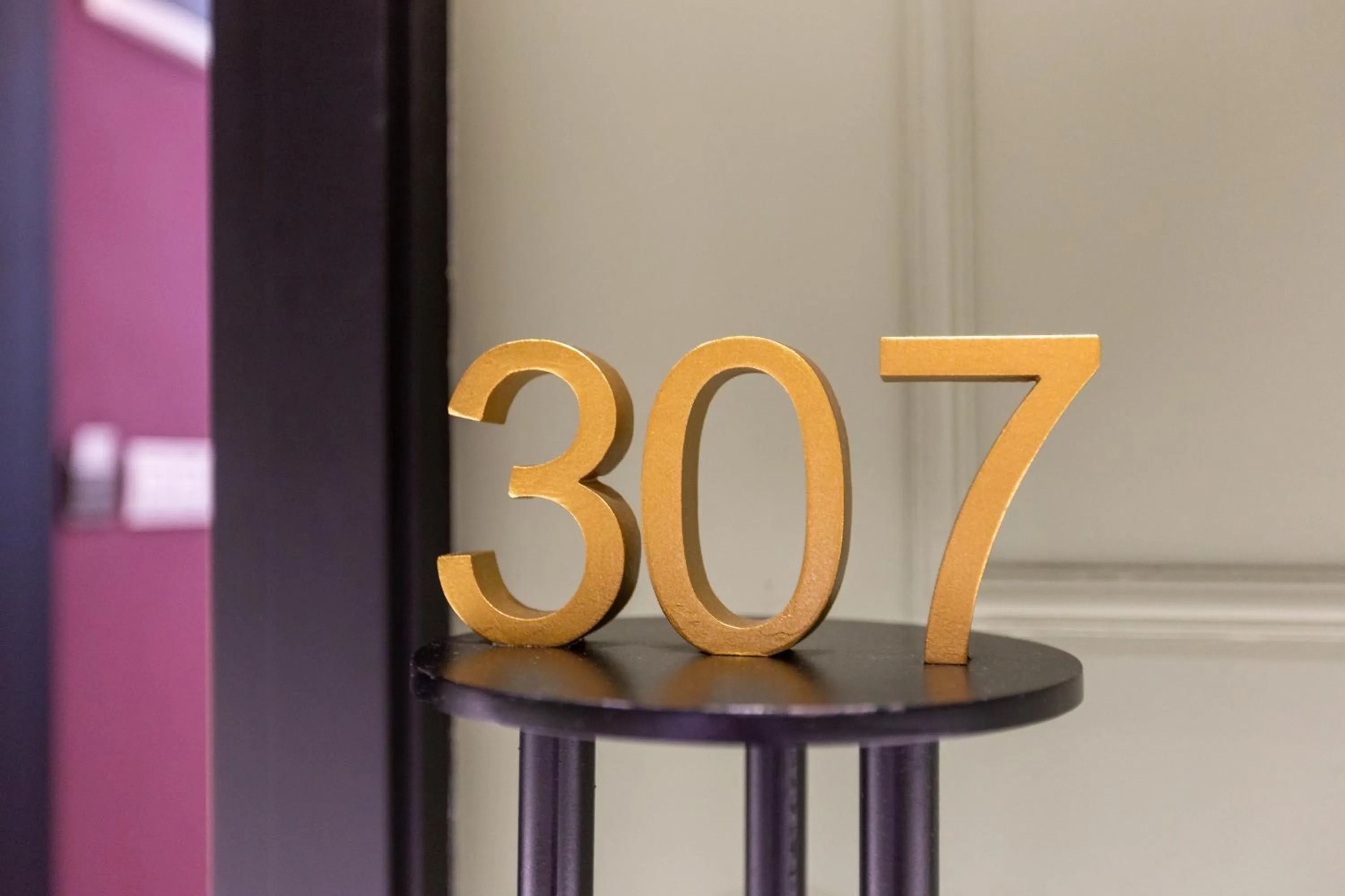 Text overlay in Ivy Garden Hotel Baku