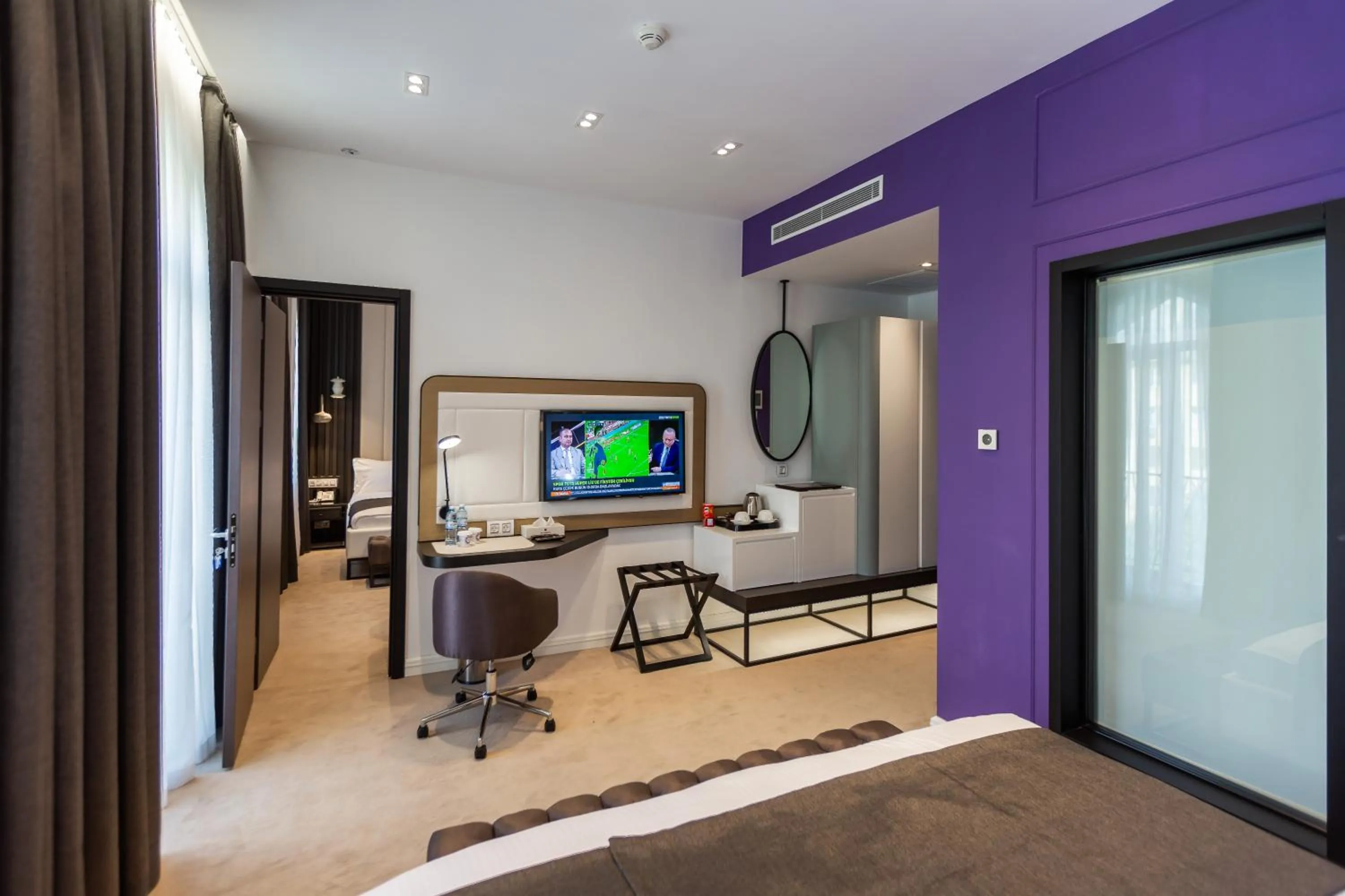 Communal lounge/ TV room in Ivy Garden Hotel Baku