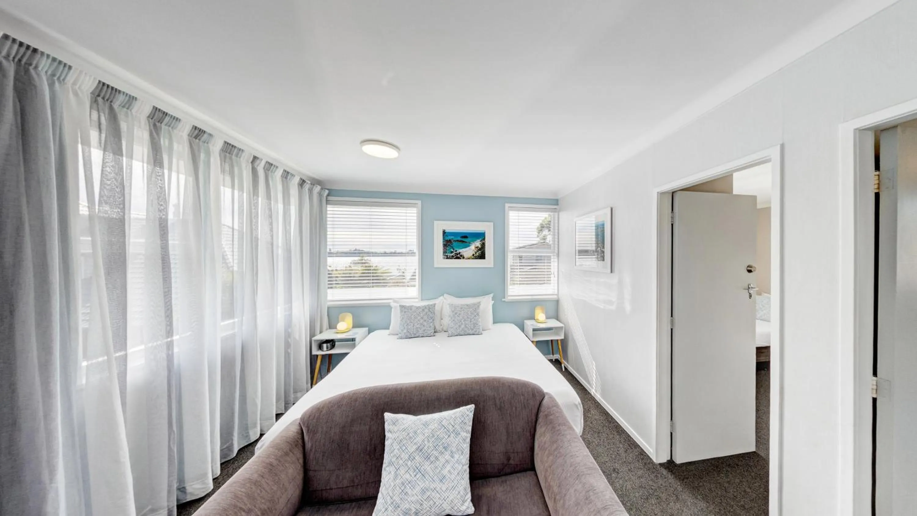 Bedroom, Bed in Harbour View Motel and Waterfront Apartments