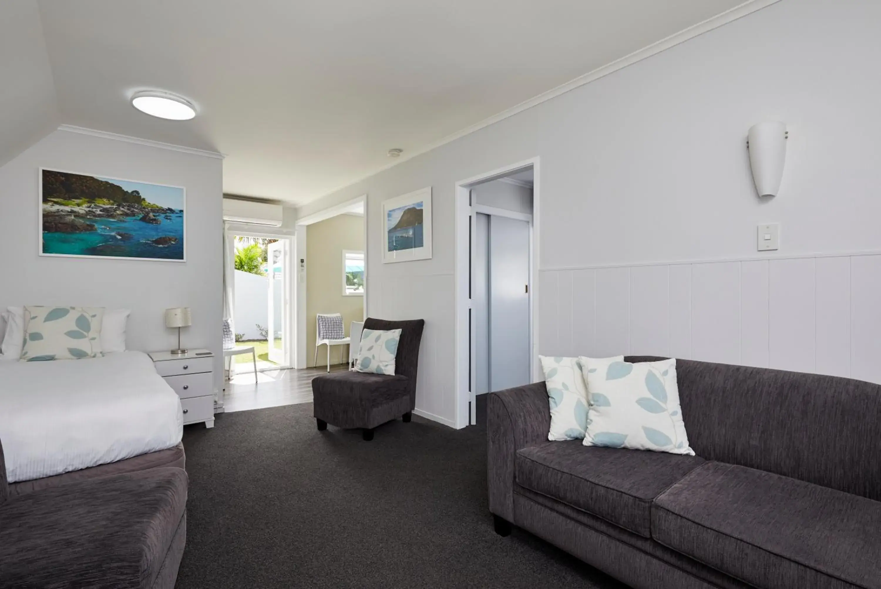 One-Bedroom Apartment 3 - Downstairs in ASURE Harbour View Motel and Waterfront Apartments One-Bedroom Apartment 3 - Downstairs in ASURE Harbour View Motel and Waterfront Apartments