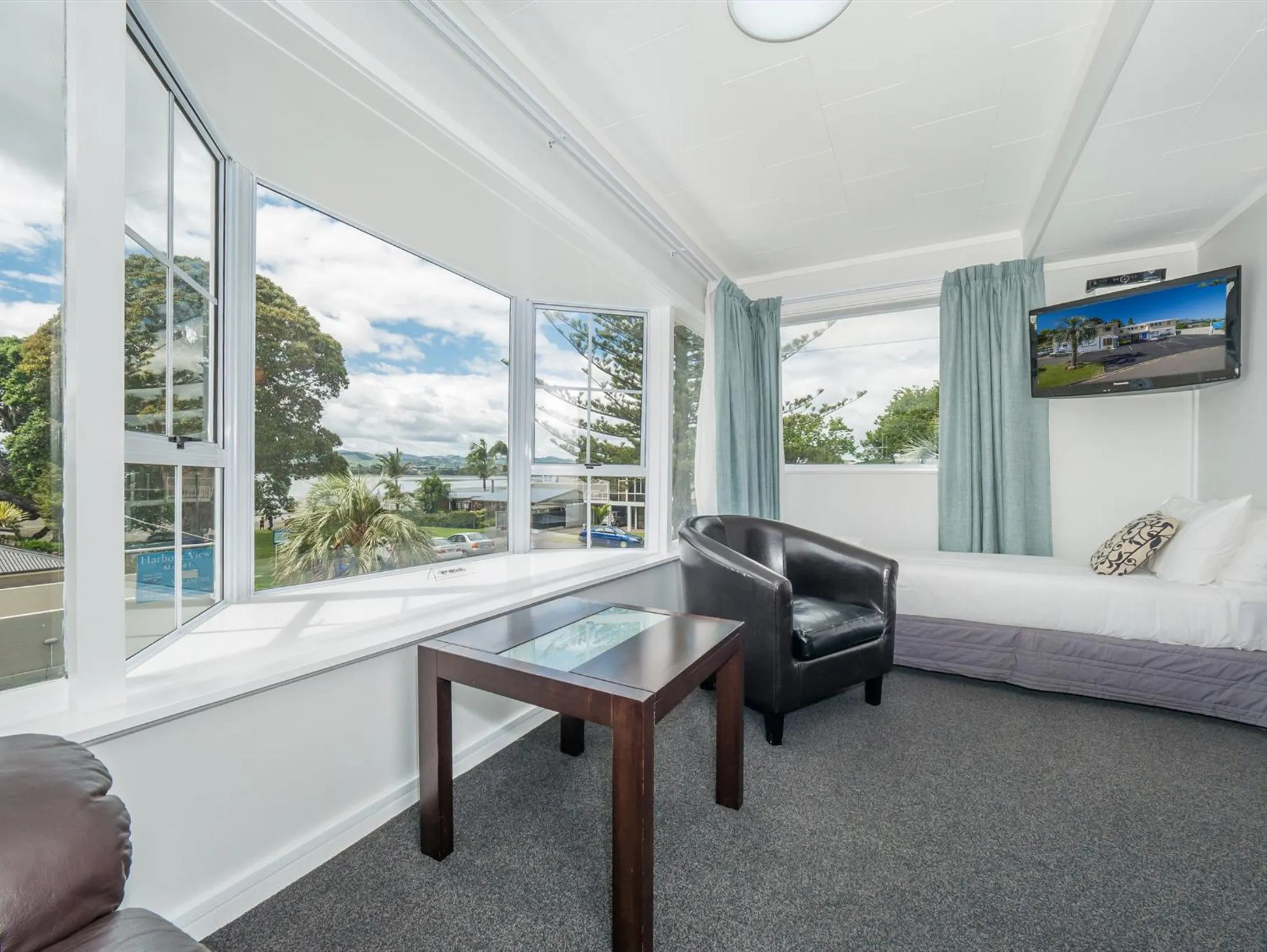 View (from property/room), Bed in Harbour View Motel and Waterfront Apartments