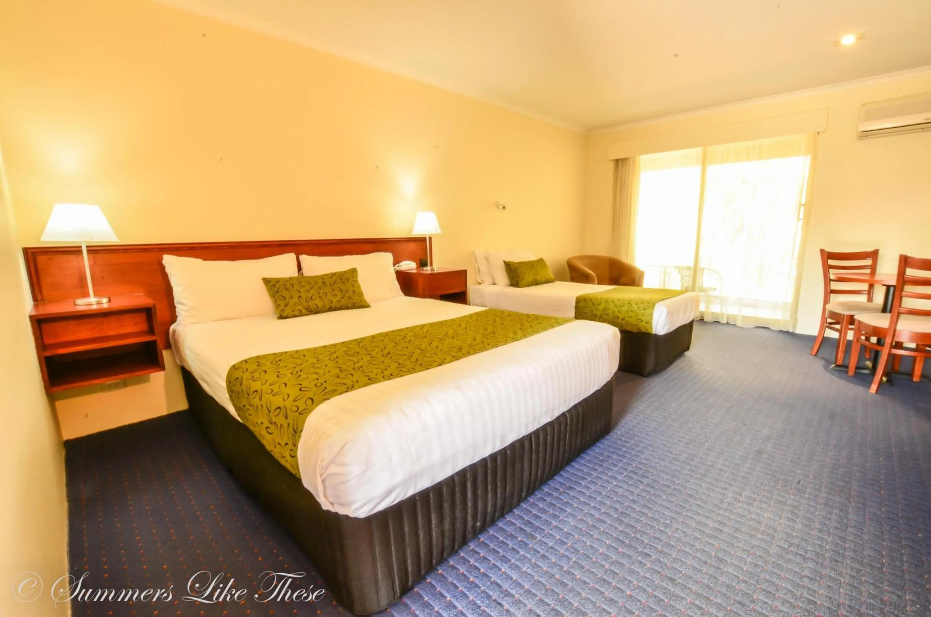 Day, Bed in Meninya Palms Resort Moama