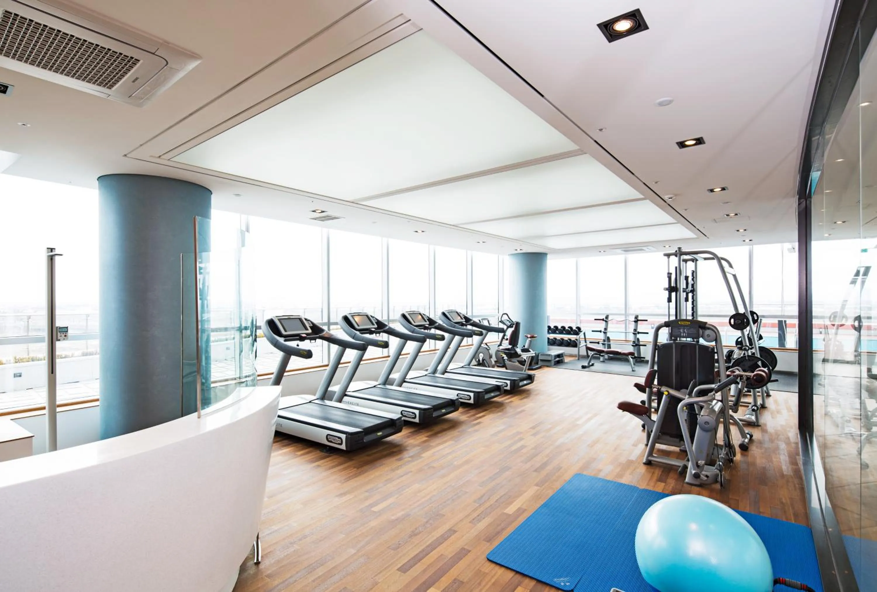 Fitness centre/facilities in Sono Calm Goyang