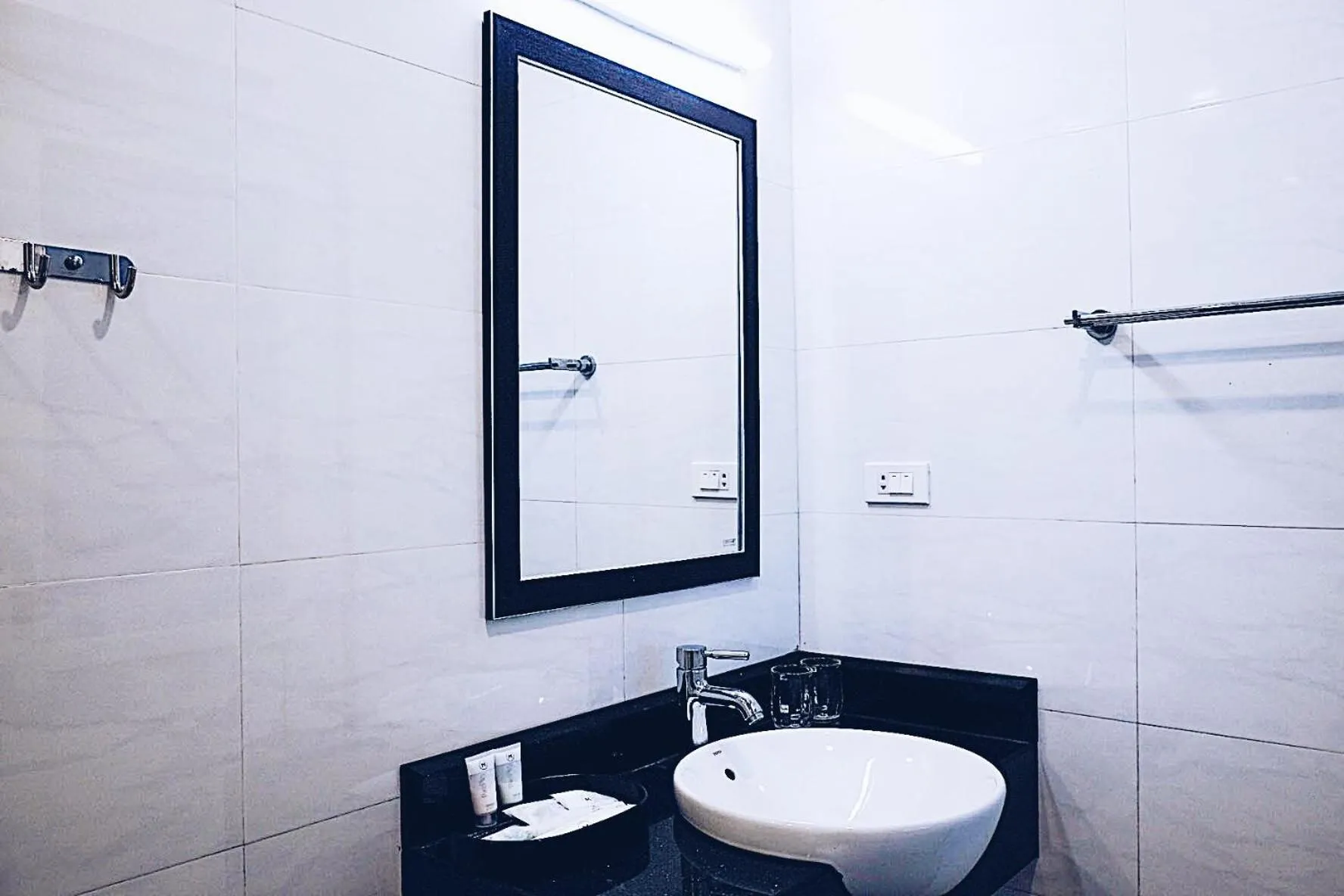 Toilet in My Lan Hanoi Hotel