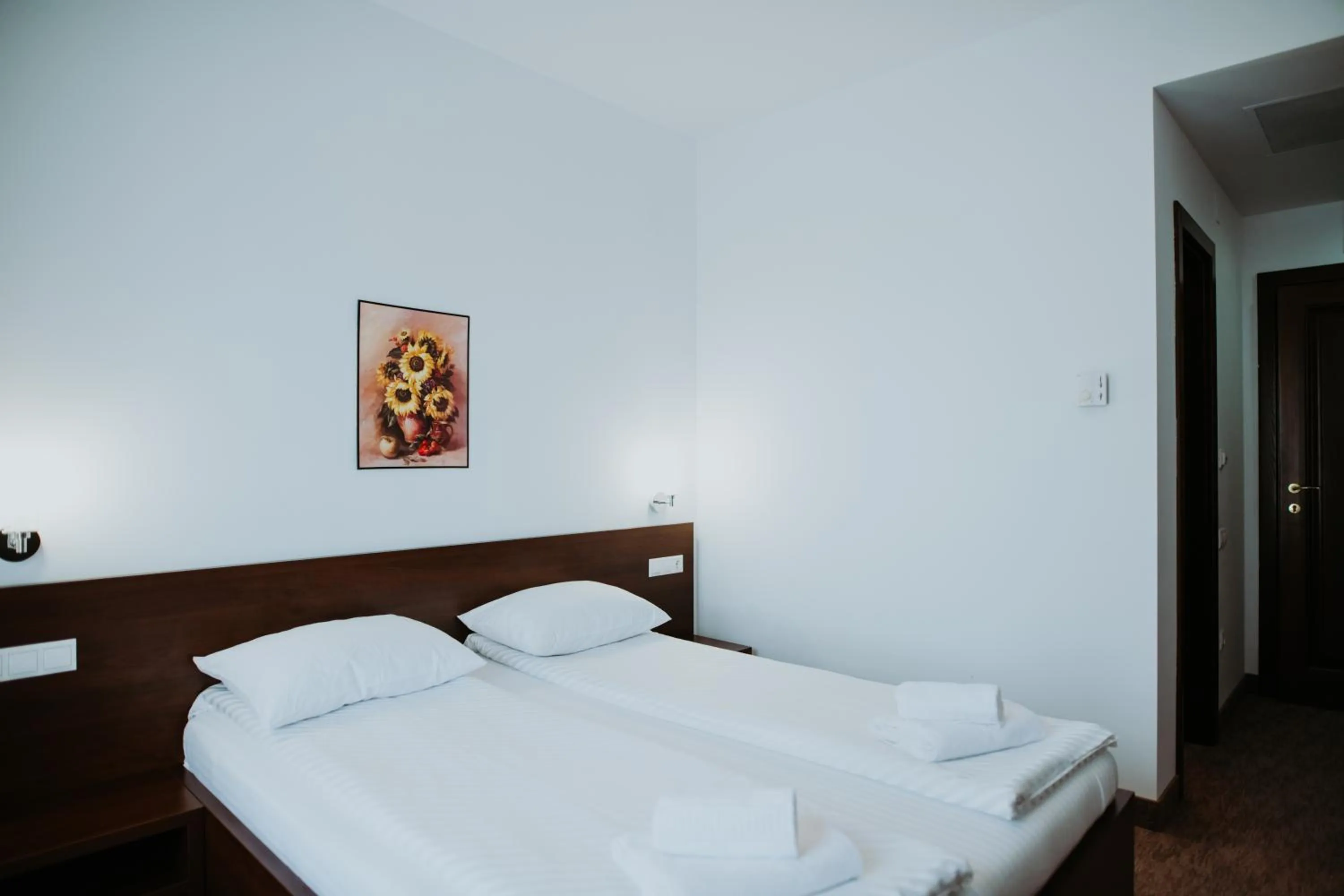 Photo of the whole room, Bed in Hotel Select