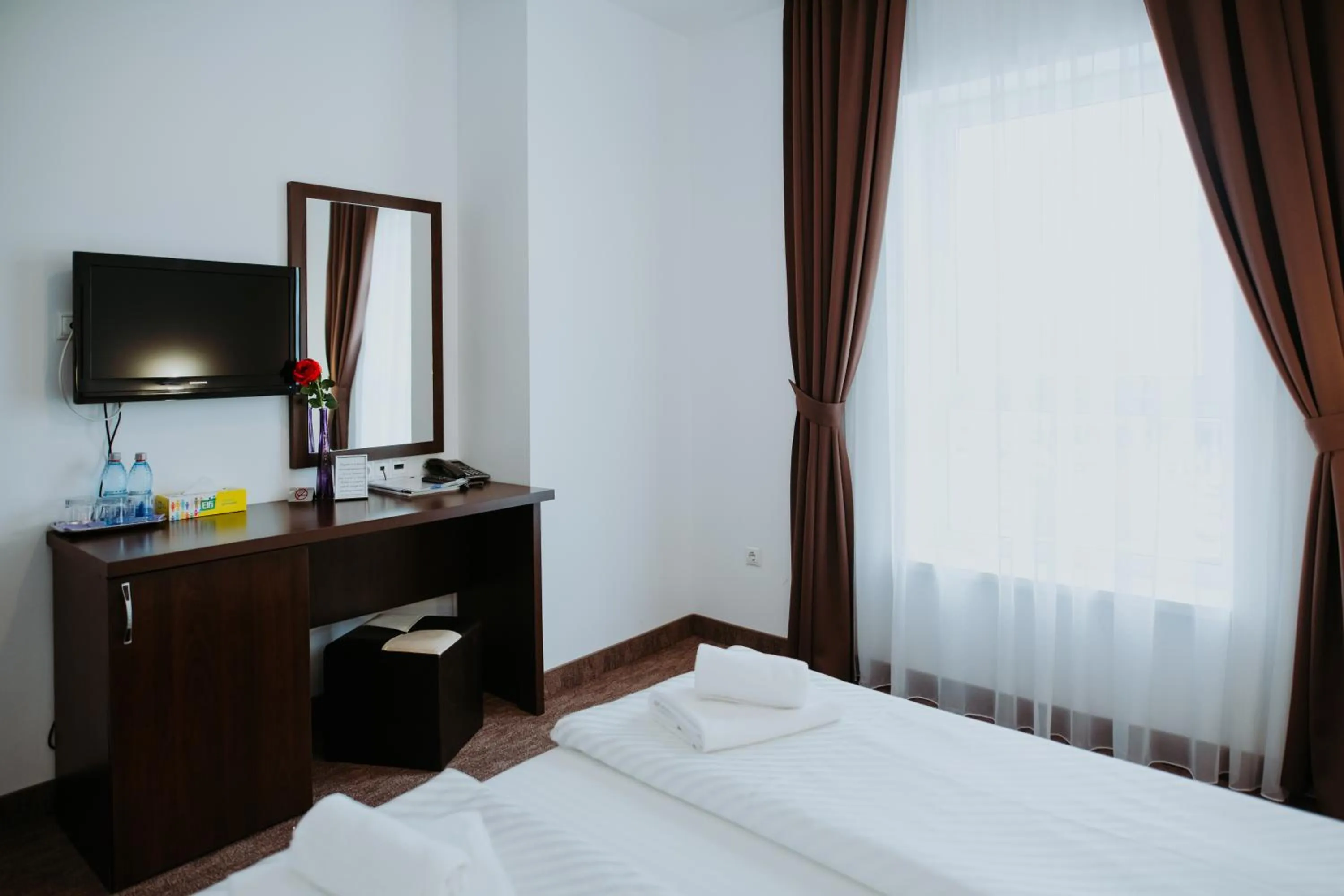 Photo of the whole room, Bed in Hotel Select