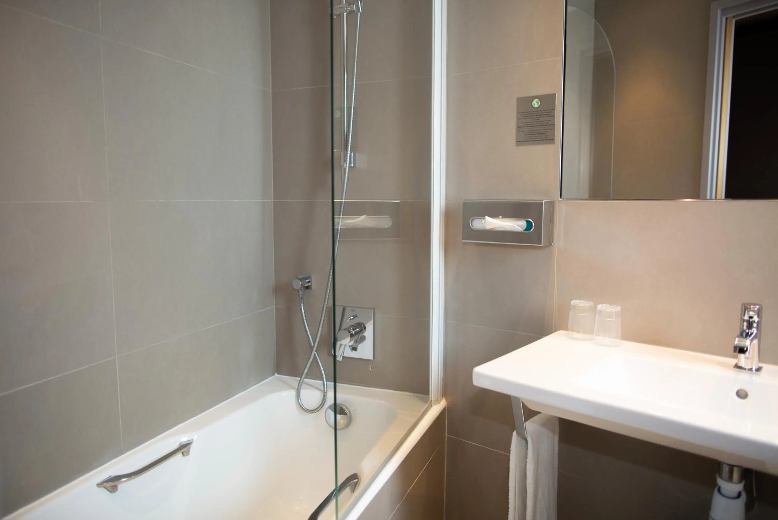 Bathroom in Hotel Louison