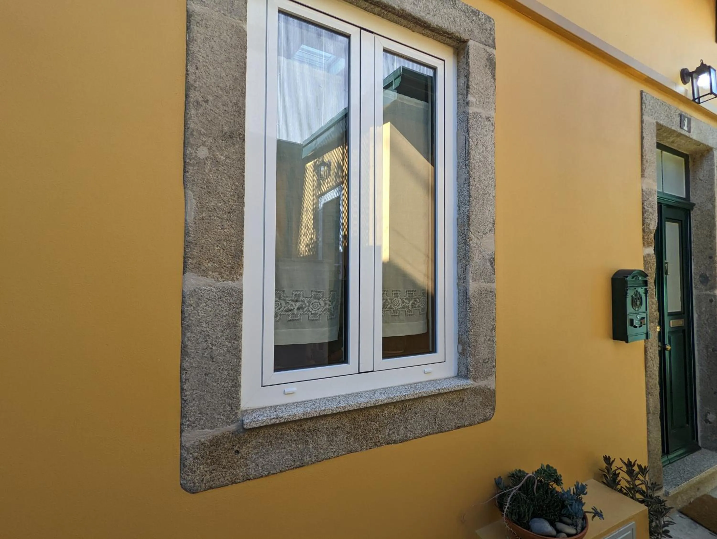 Facade/entrance in Domus Duorum