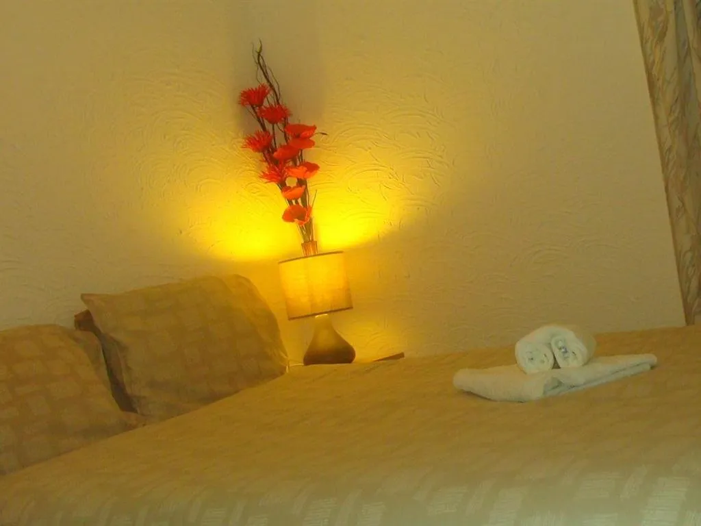 Bedroom, Bed in Wilsons Hotel - Blackpool Tower View