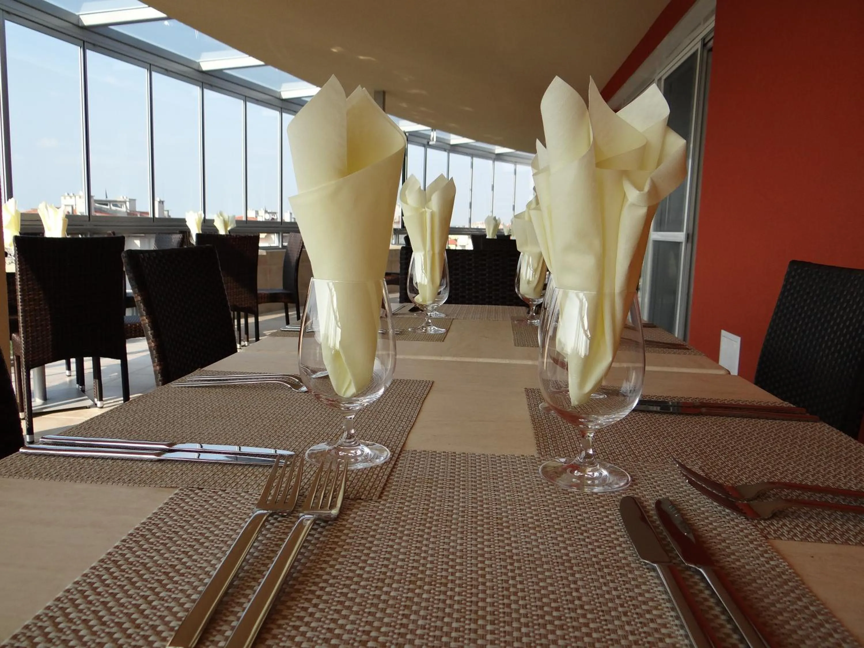 Restaurant/places to eat in Luxury Apartment Hotel Siófok