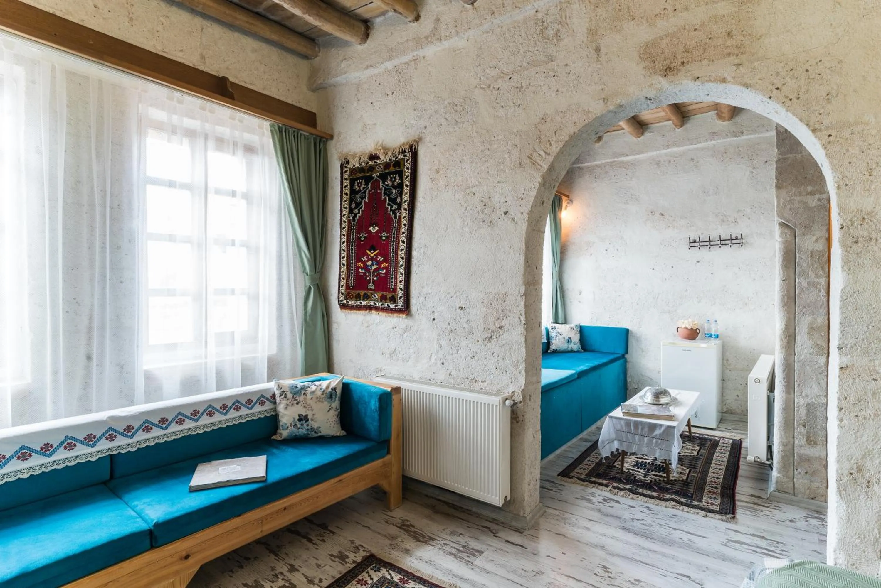 Living room, Bed in Atilla's Cave Hotel