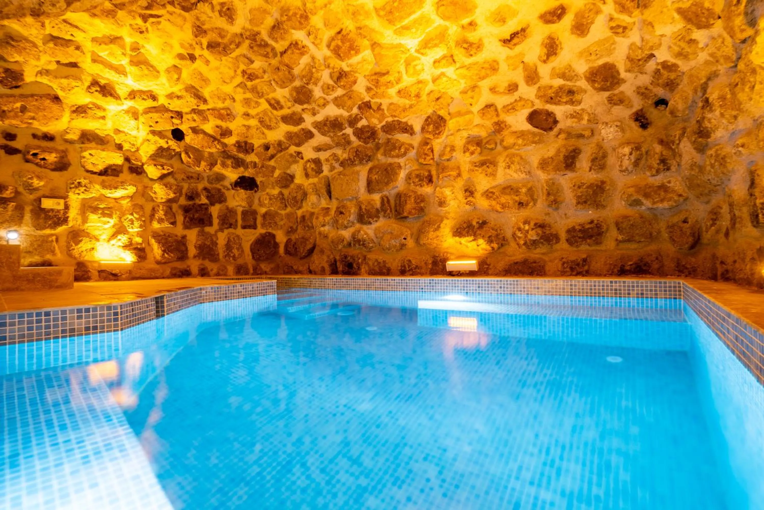 Swimming pool in Atilla's Cave Hotel