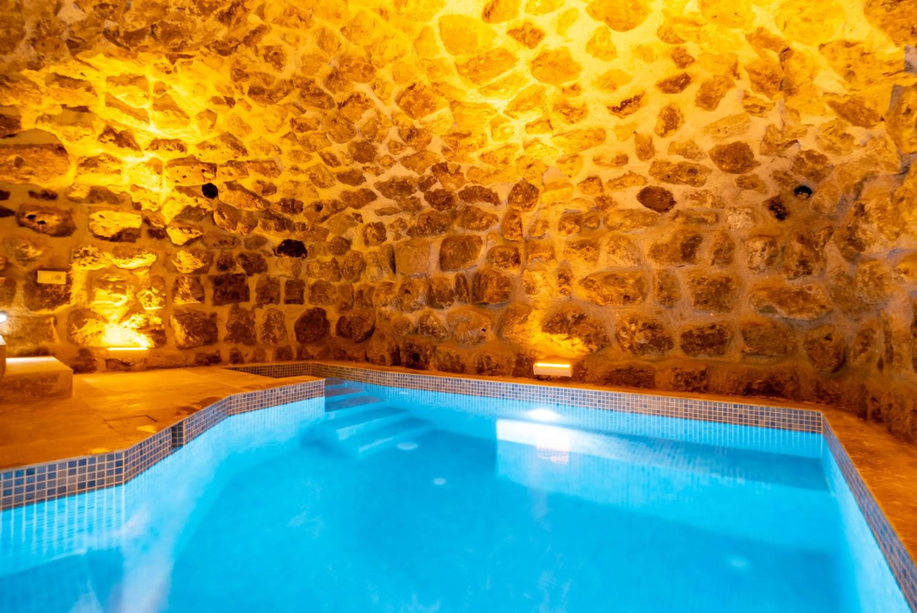 Swimming pool in Atilla's Cave Hotel