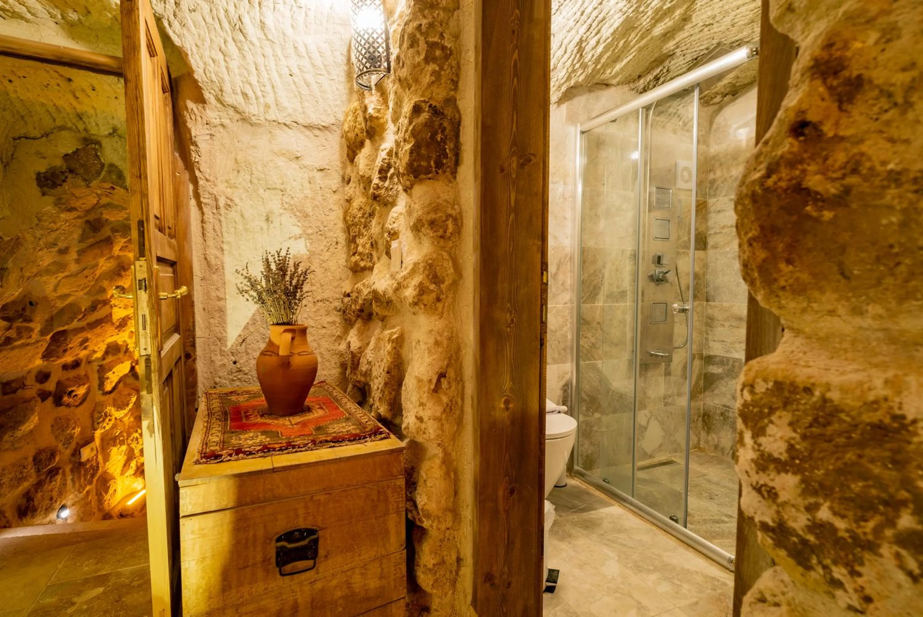 Shower in Atilla's Cave Hotel