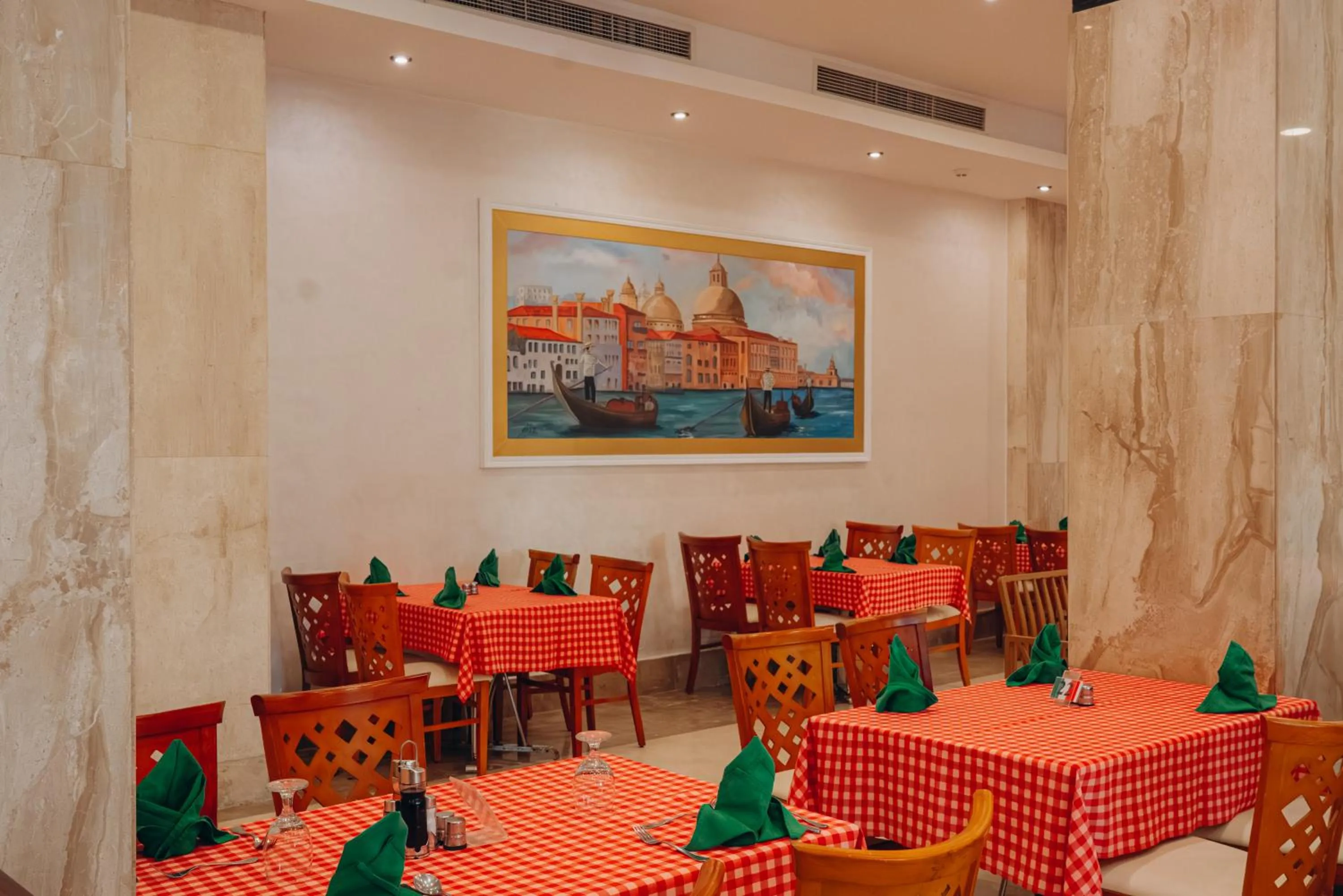 Restaurant/places to eat in Gravity Hotel & Aqua Park Sahl Hasheesh Families and Couples Only