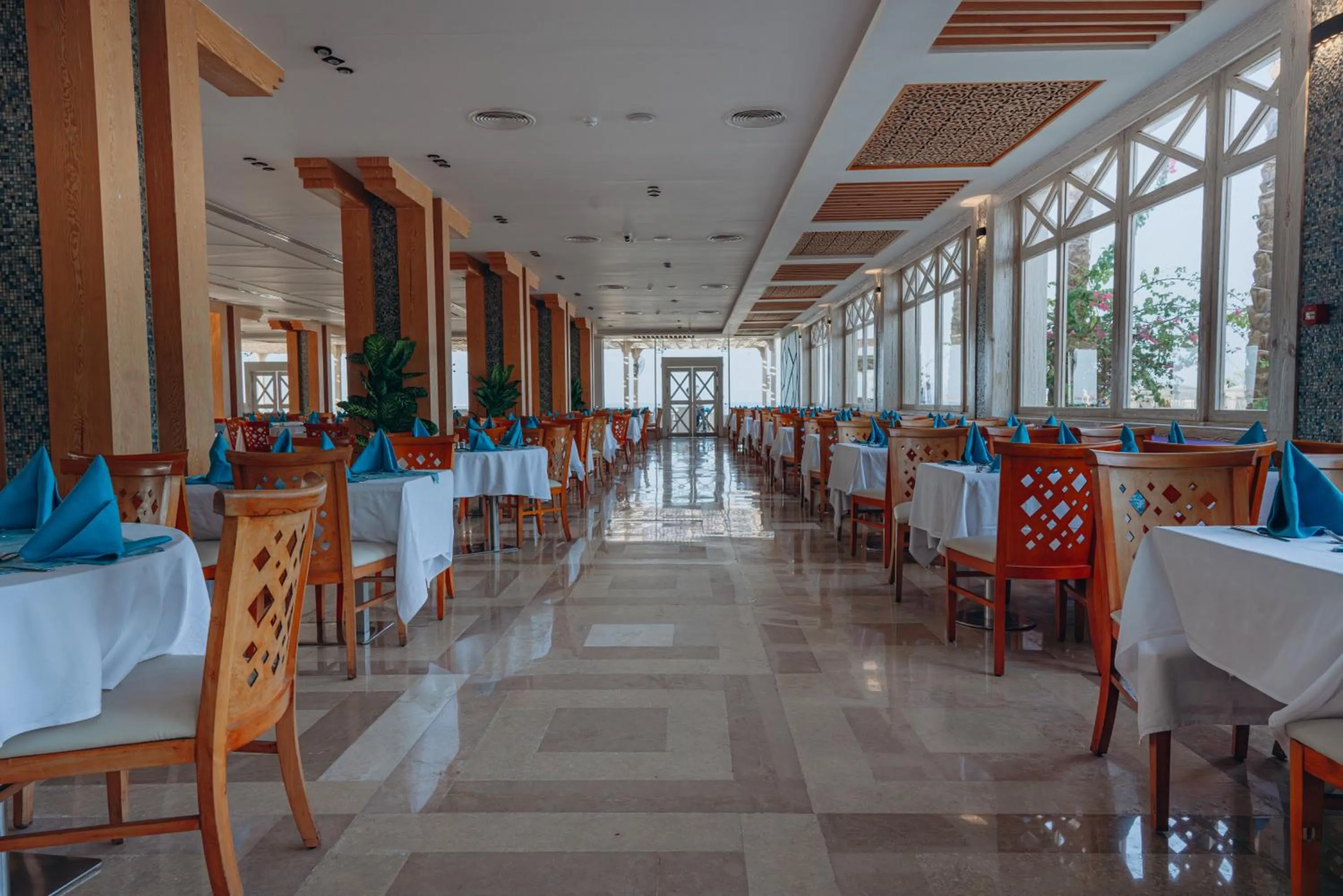 Restaurant/places to eat in Gravity Hotel & Aqua Park Sahl Hasheesh Families and Couples Only