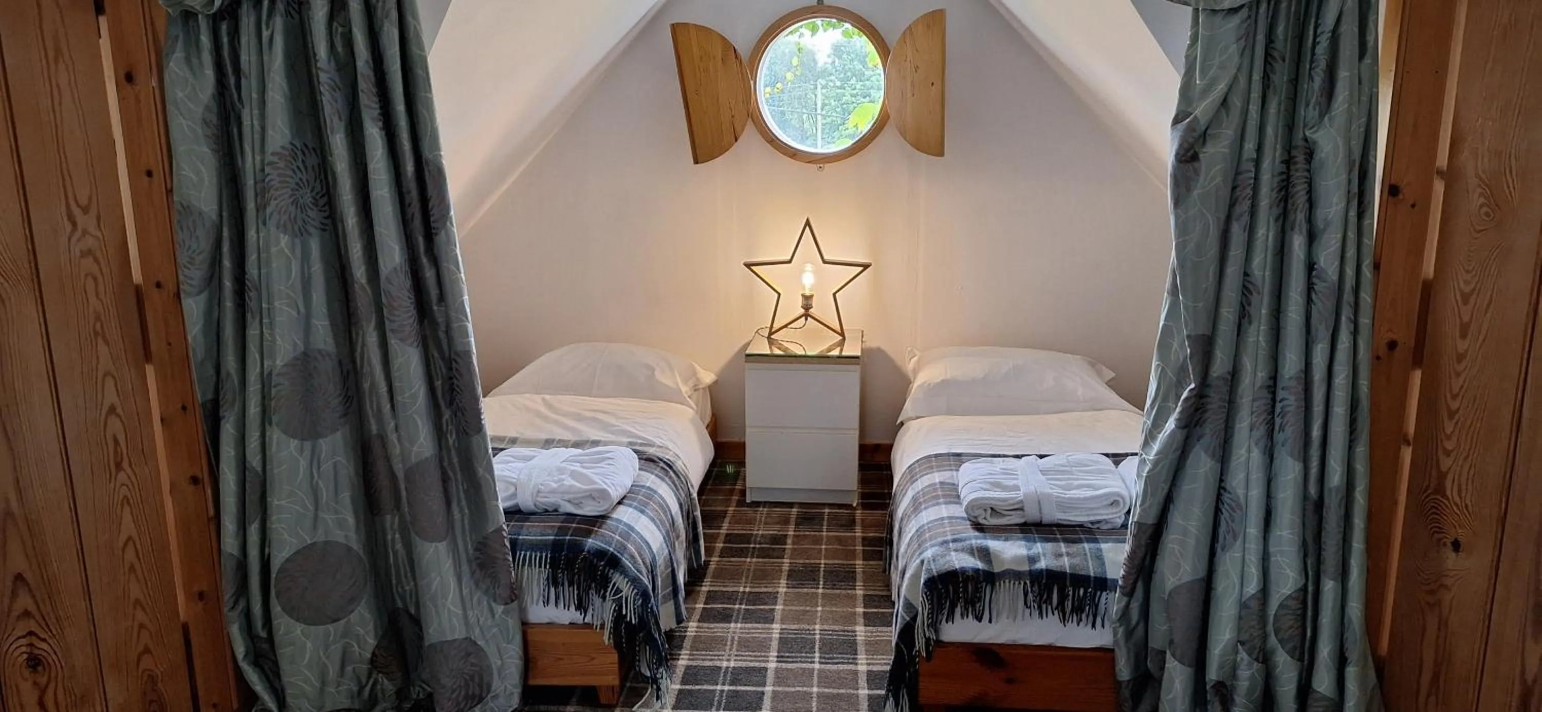 Bed in Lochend Chalets