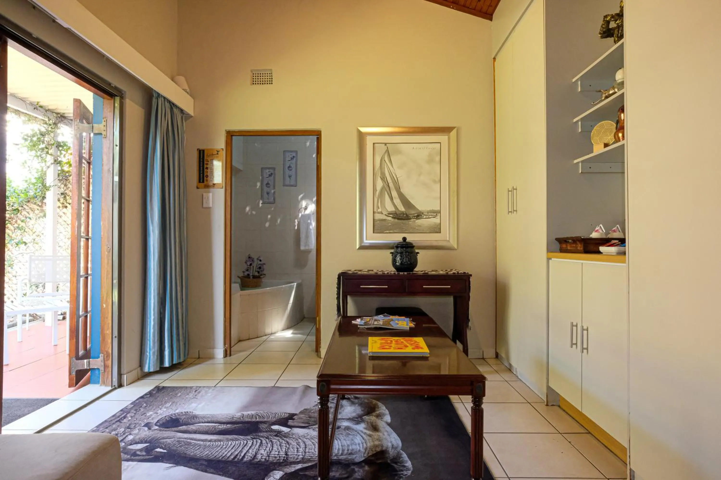 Facade/entrance in Whalesong Guest House