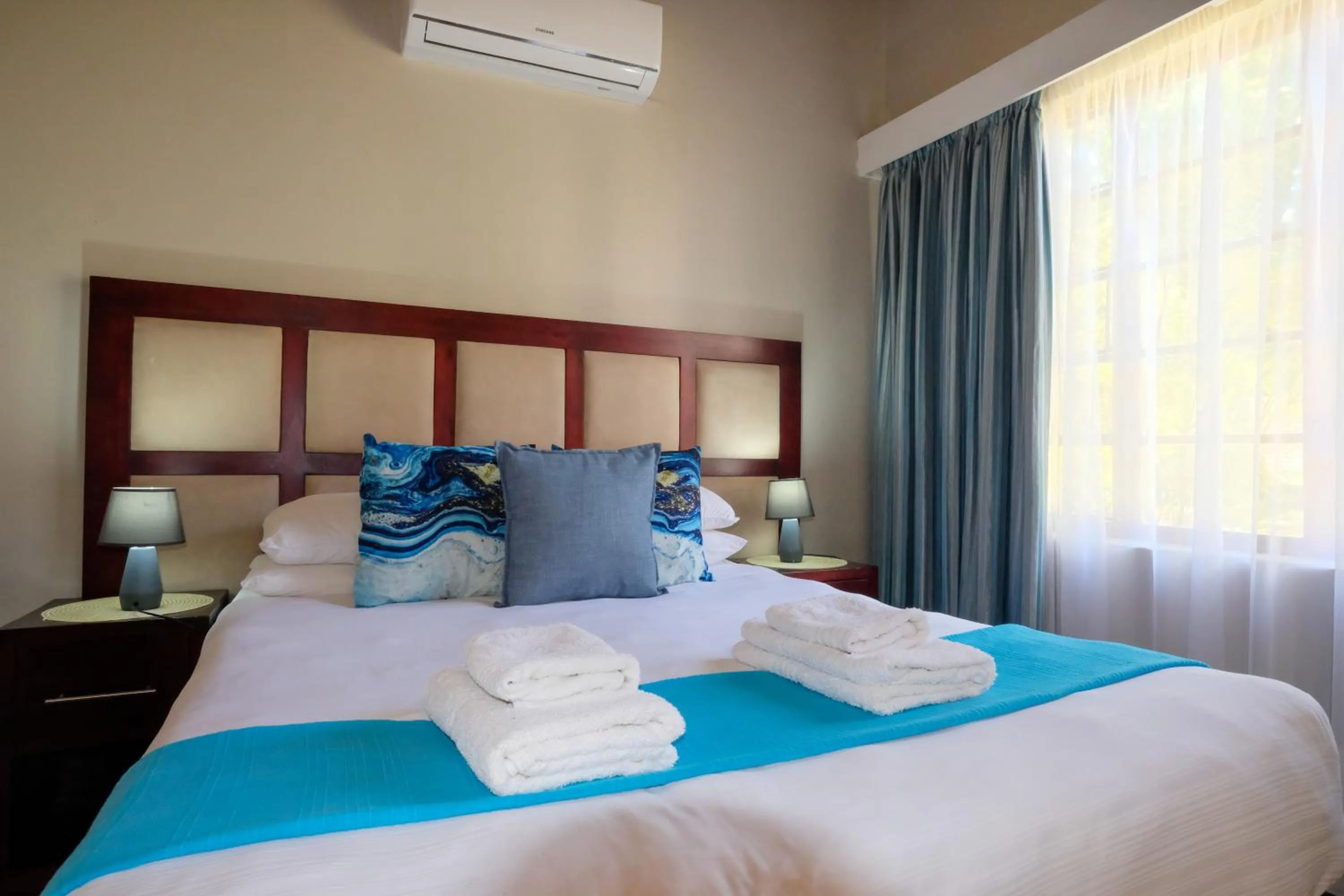 Bed in Whalesong Guest House