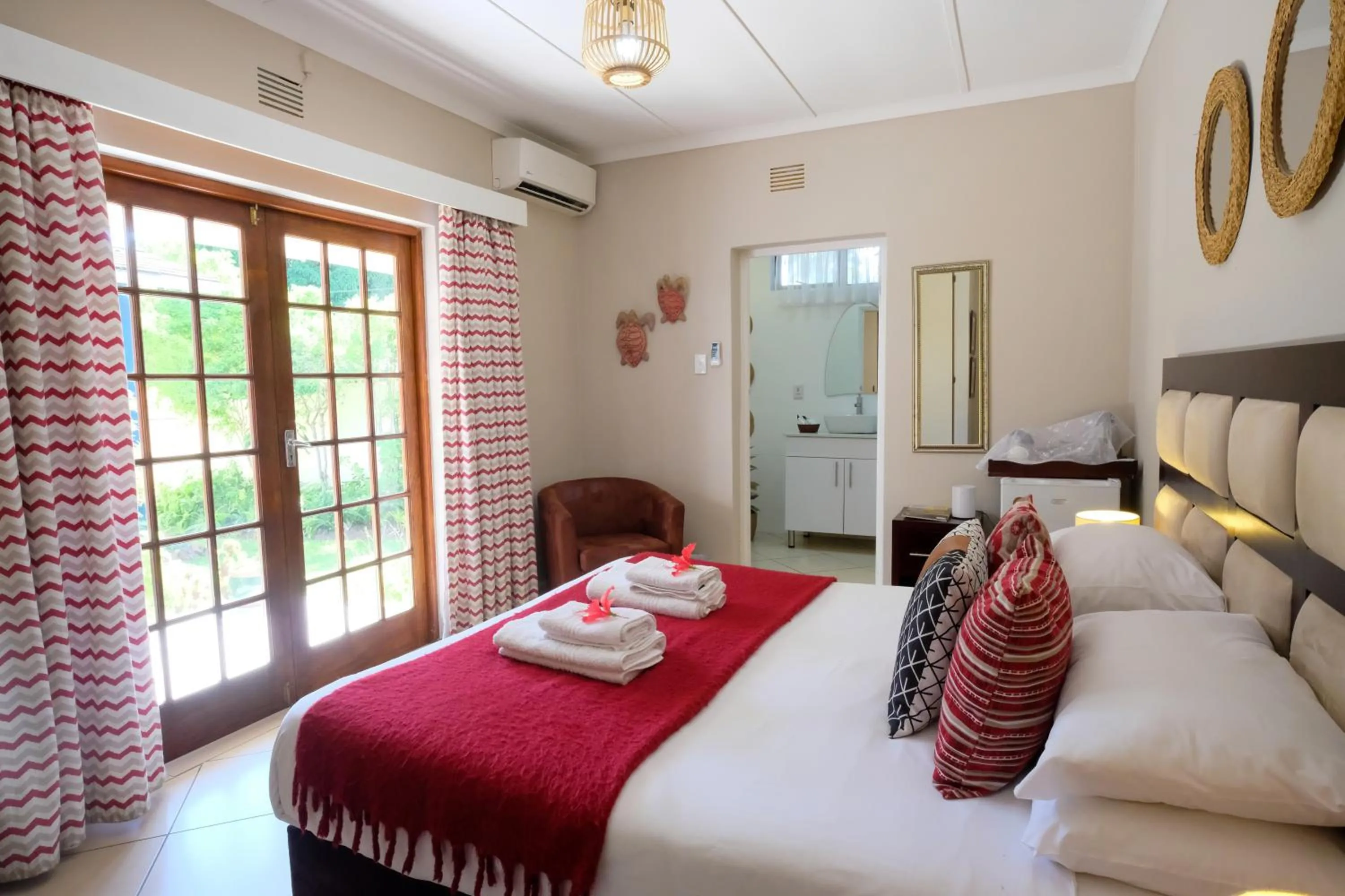 Bed in Whalesong Guest House