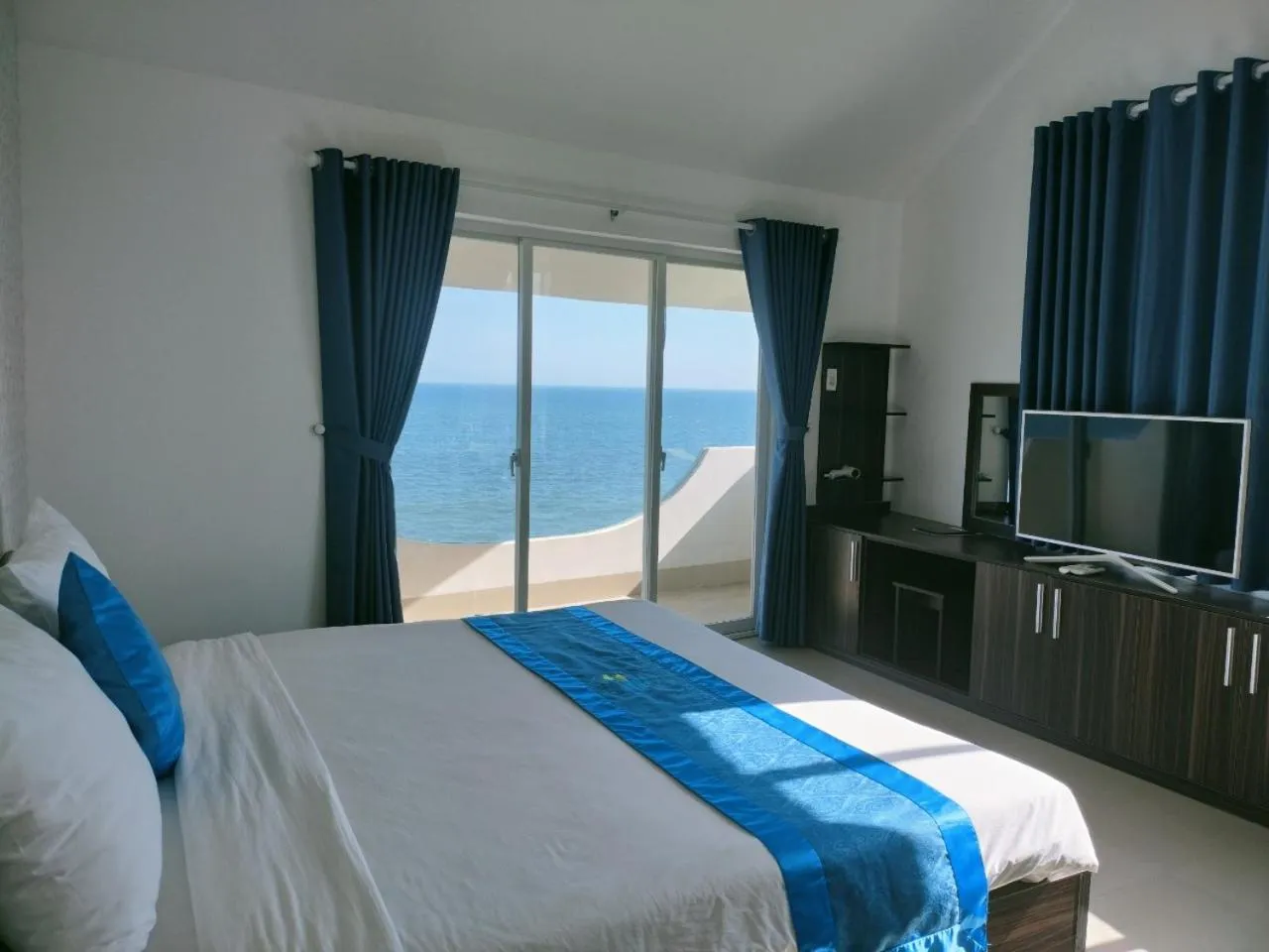 Bed in Muine Pacific Resort