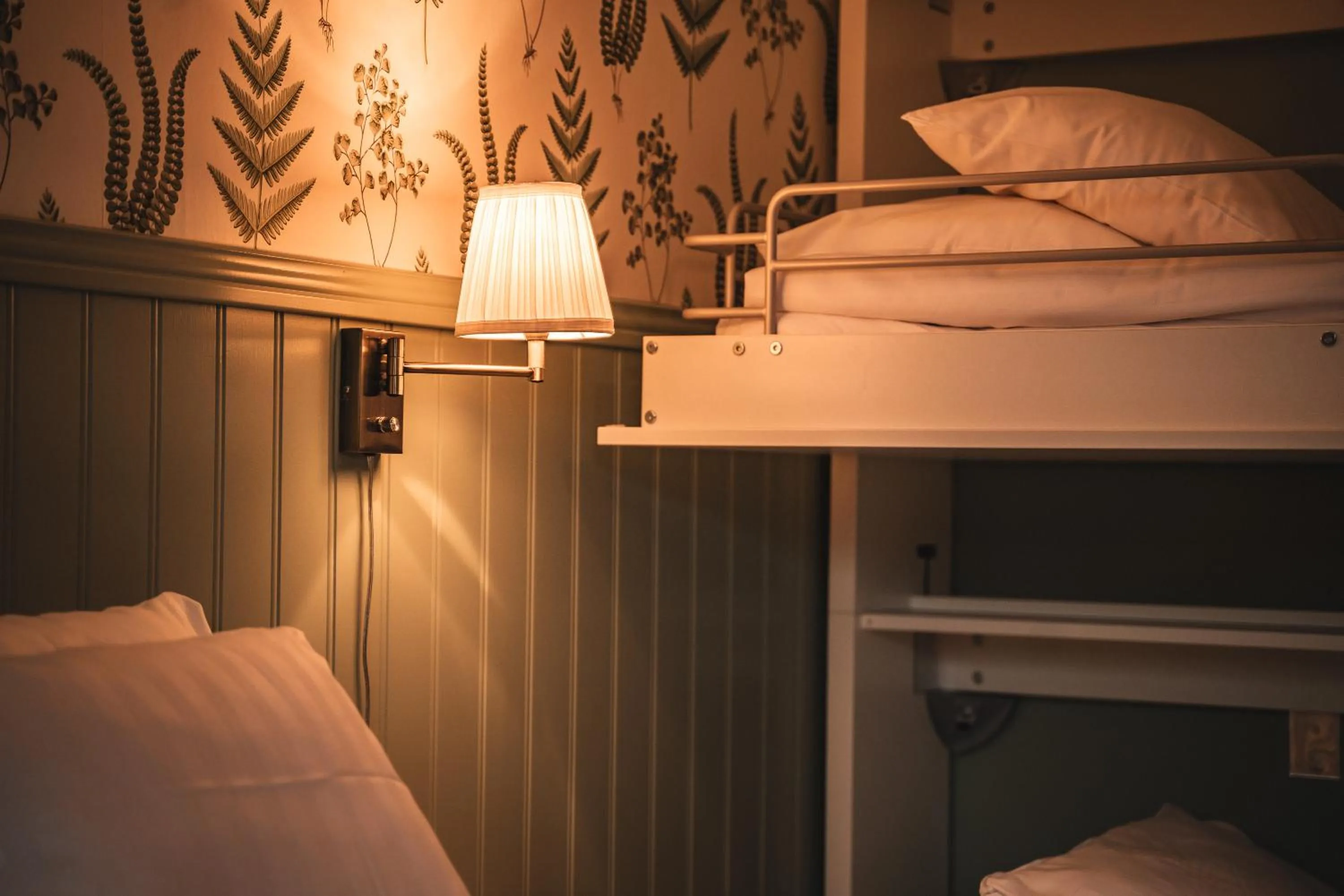 Property building, Bed in Två Skyttlar