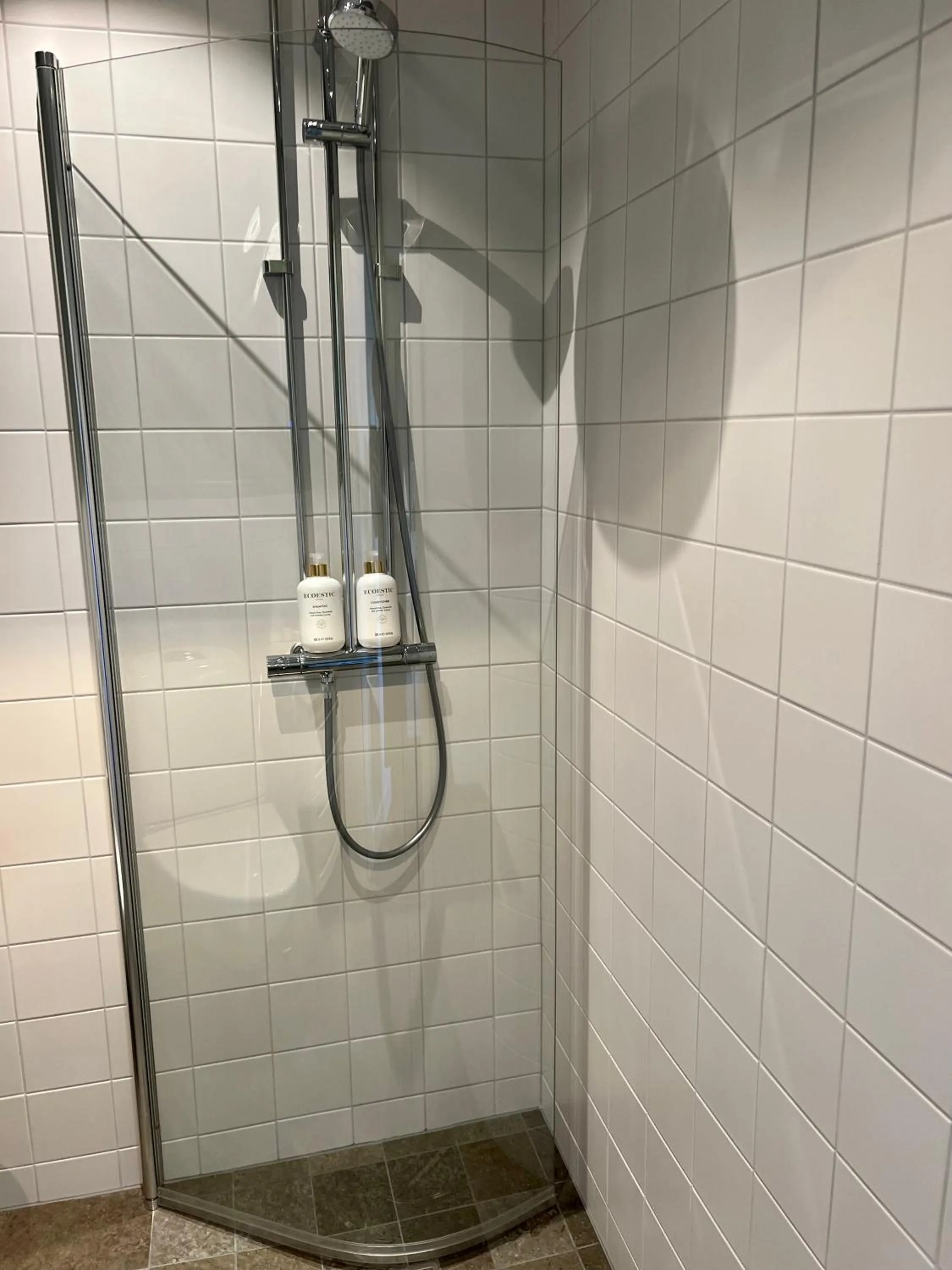 Shower in Två Skyttlar