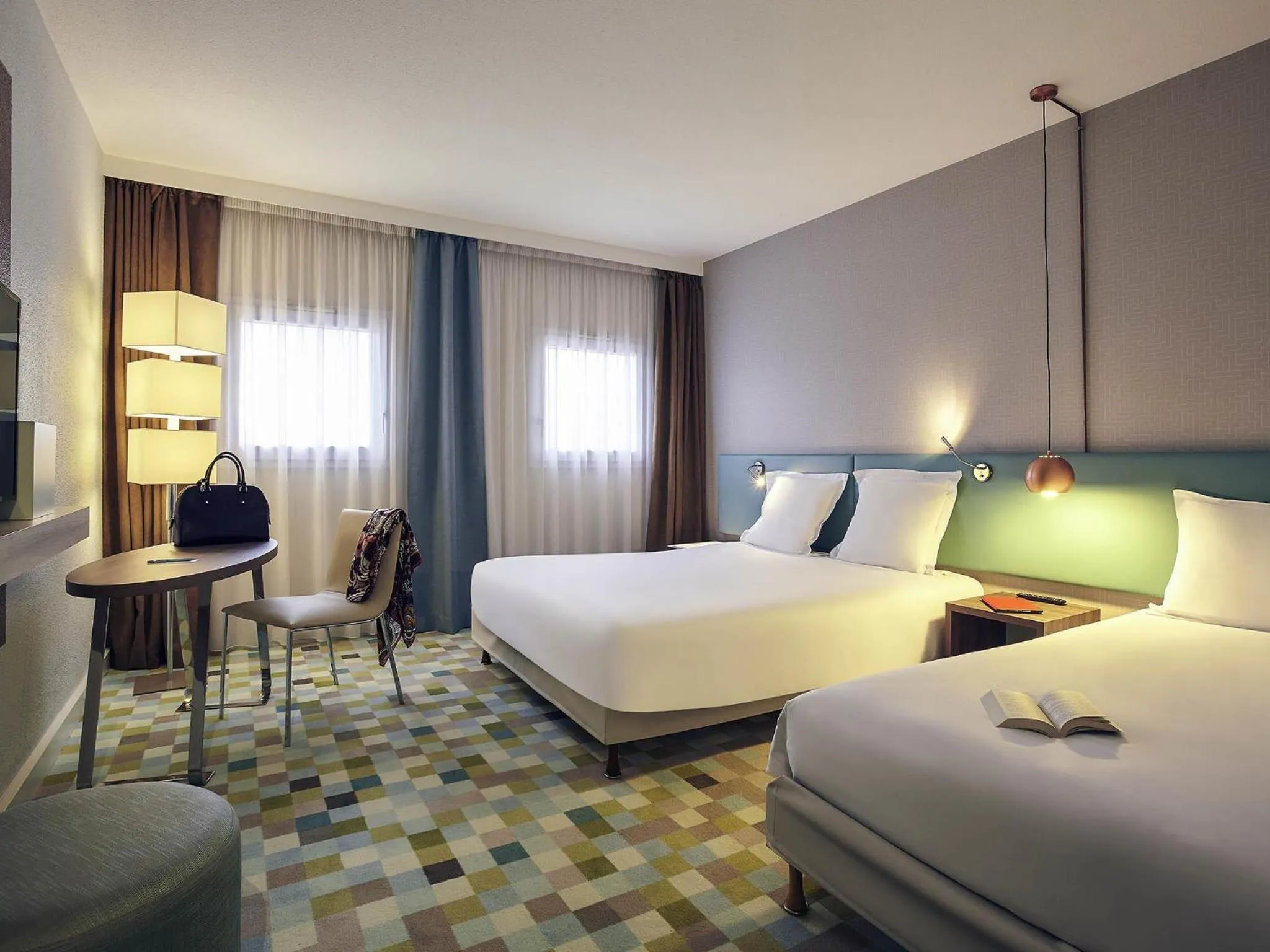 Bedroom, Bed in Hôtel Mercure Marne-la-Vallée Bussy St Georges