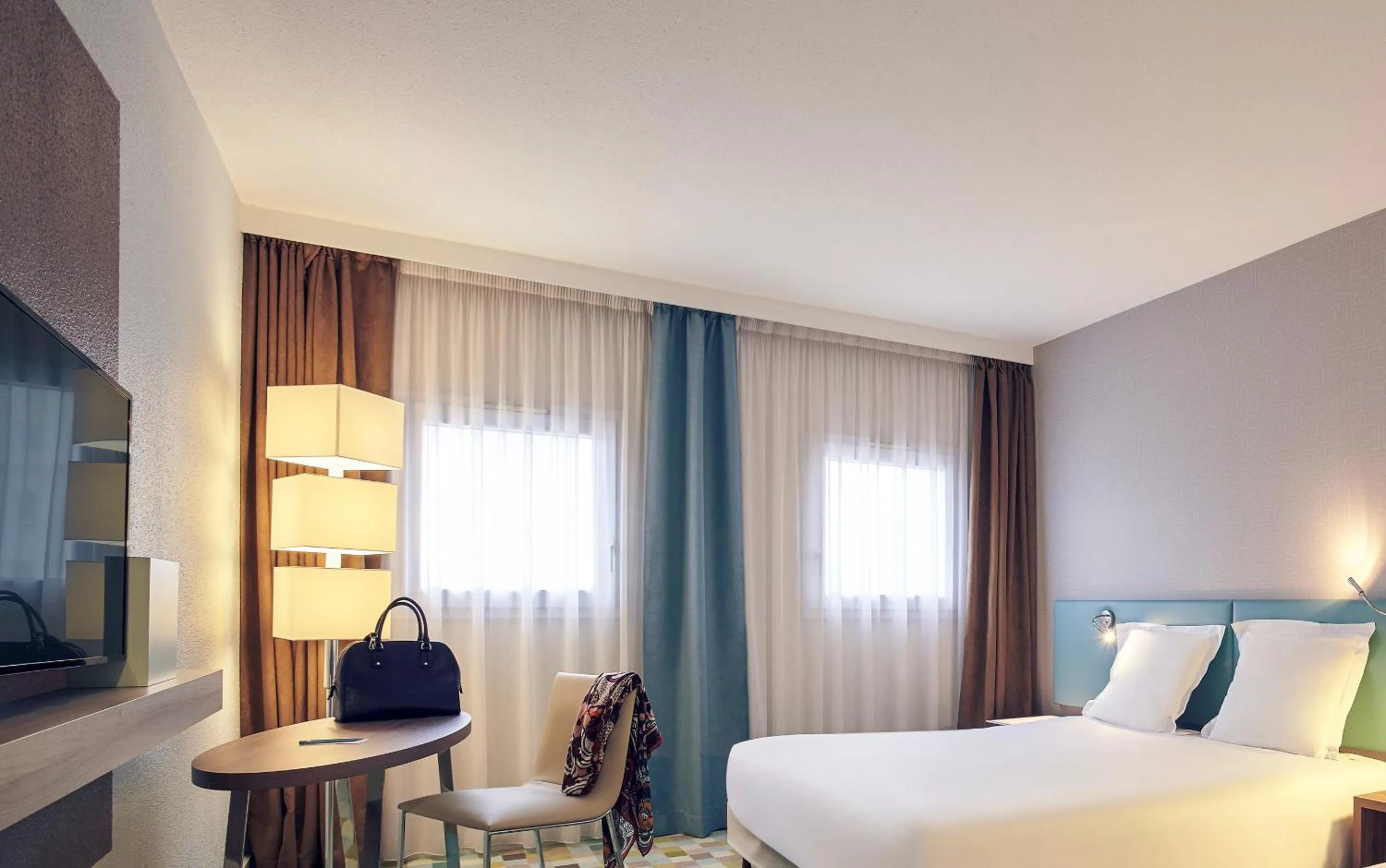 Bed in Hôtel Mercure Marne-la-Vallée Bussy St Georges