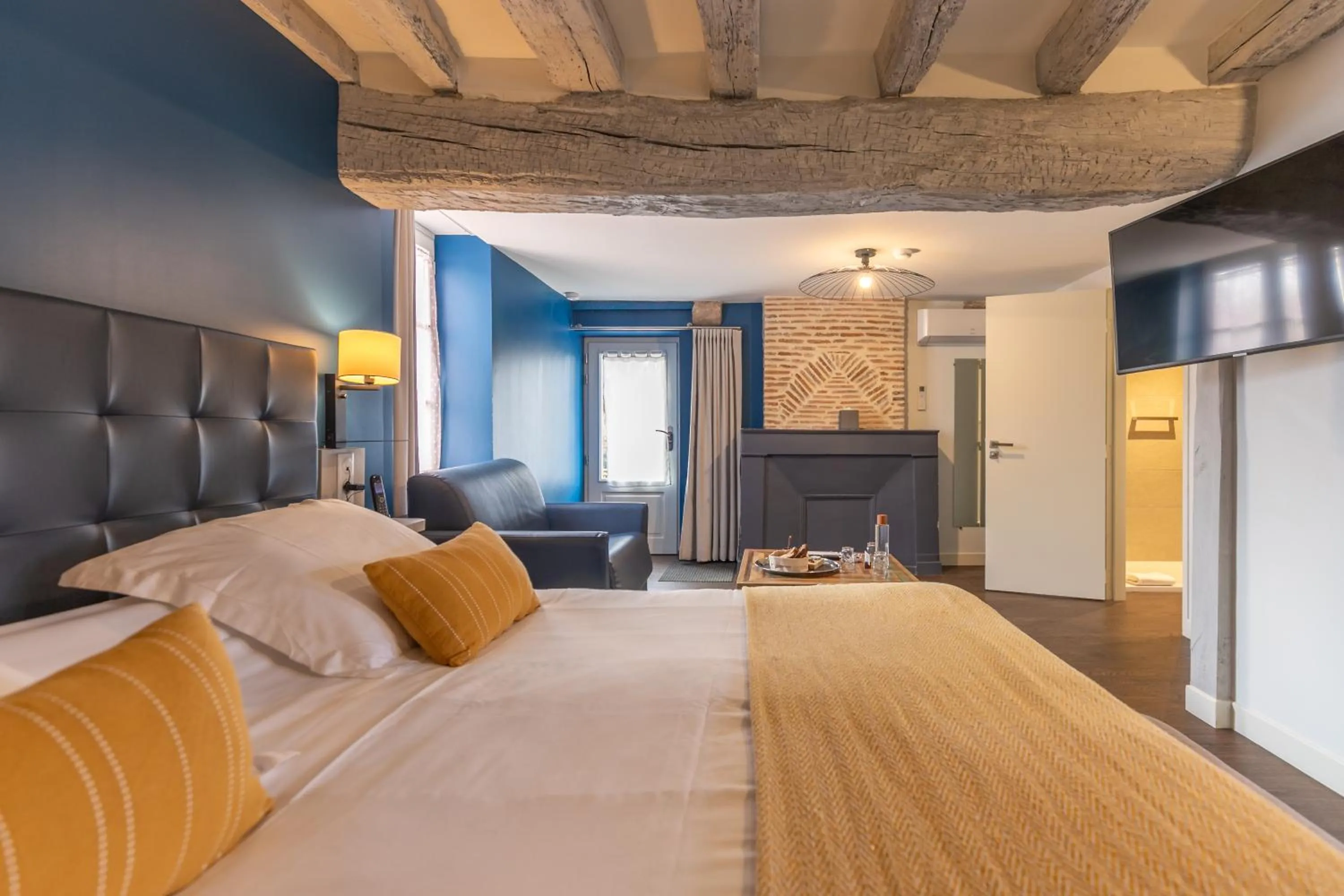 Bed in Auberge de la Caillère