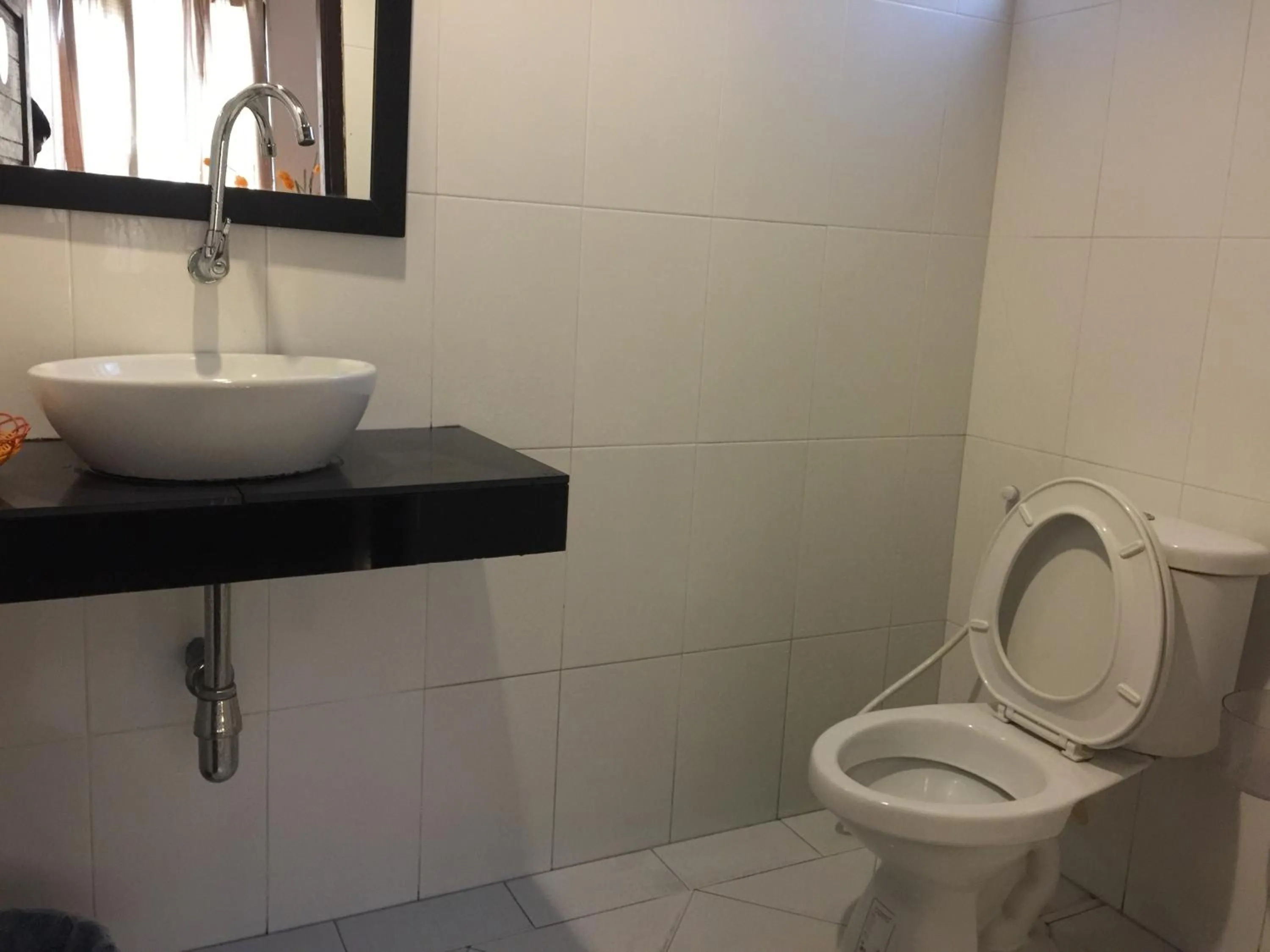 Toilet in Vientiane SP Hotel