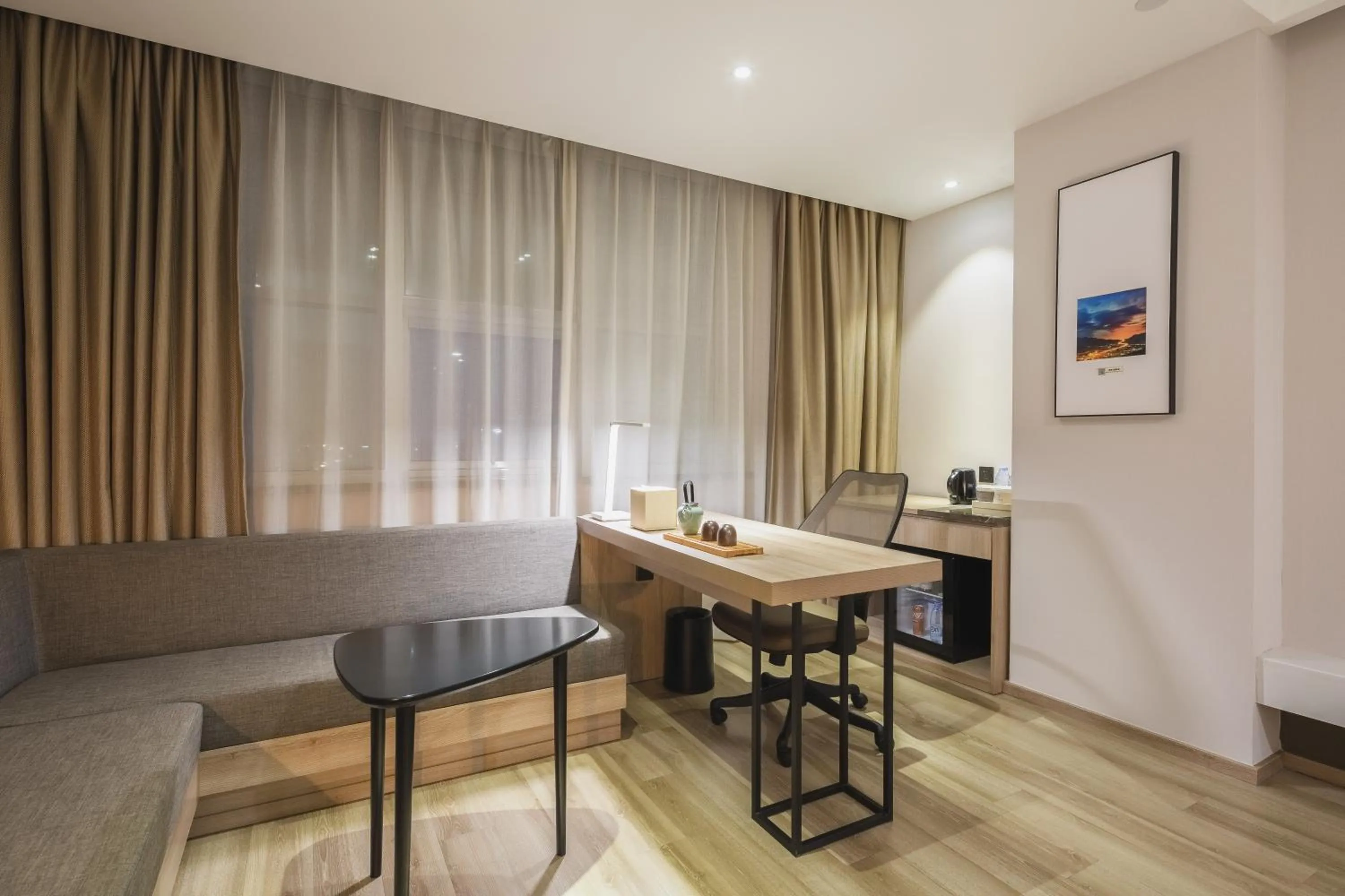 Seating area in Atour Jiaozhou Qingdao Hotel