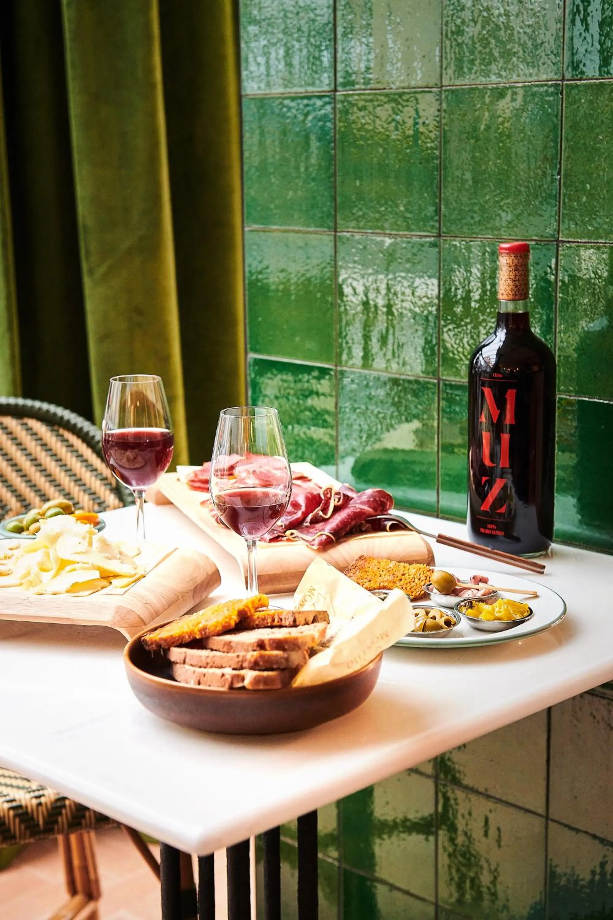 Restaurant/places to eat in Maison Eugenie