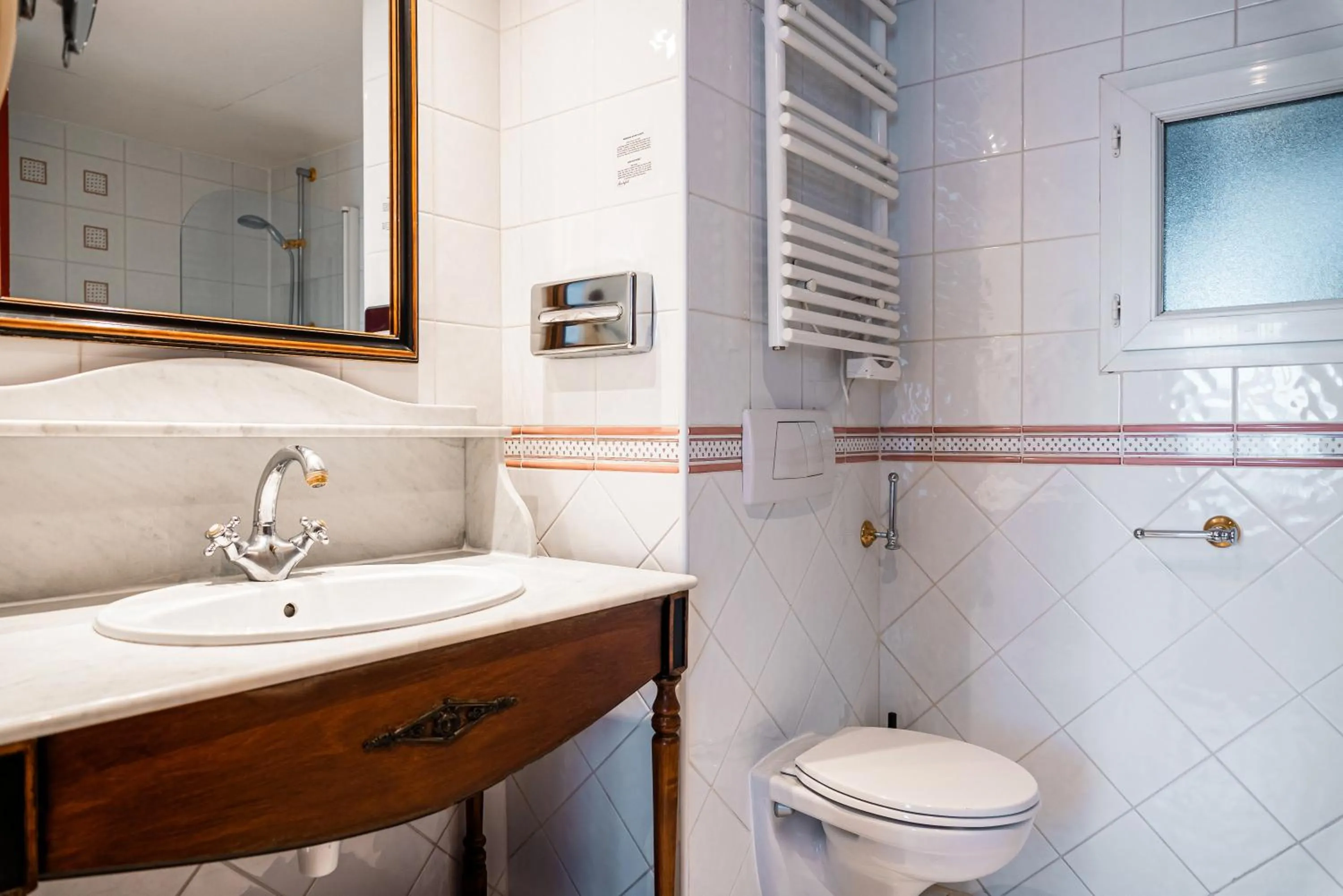 Bathroom in Maison Eugenie