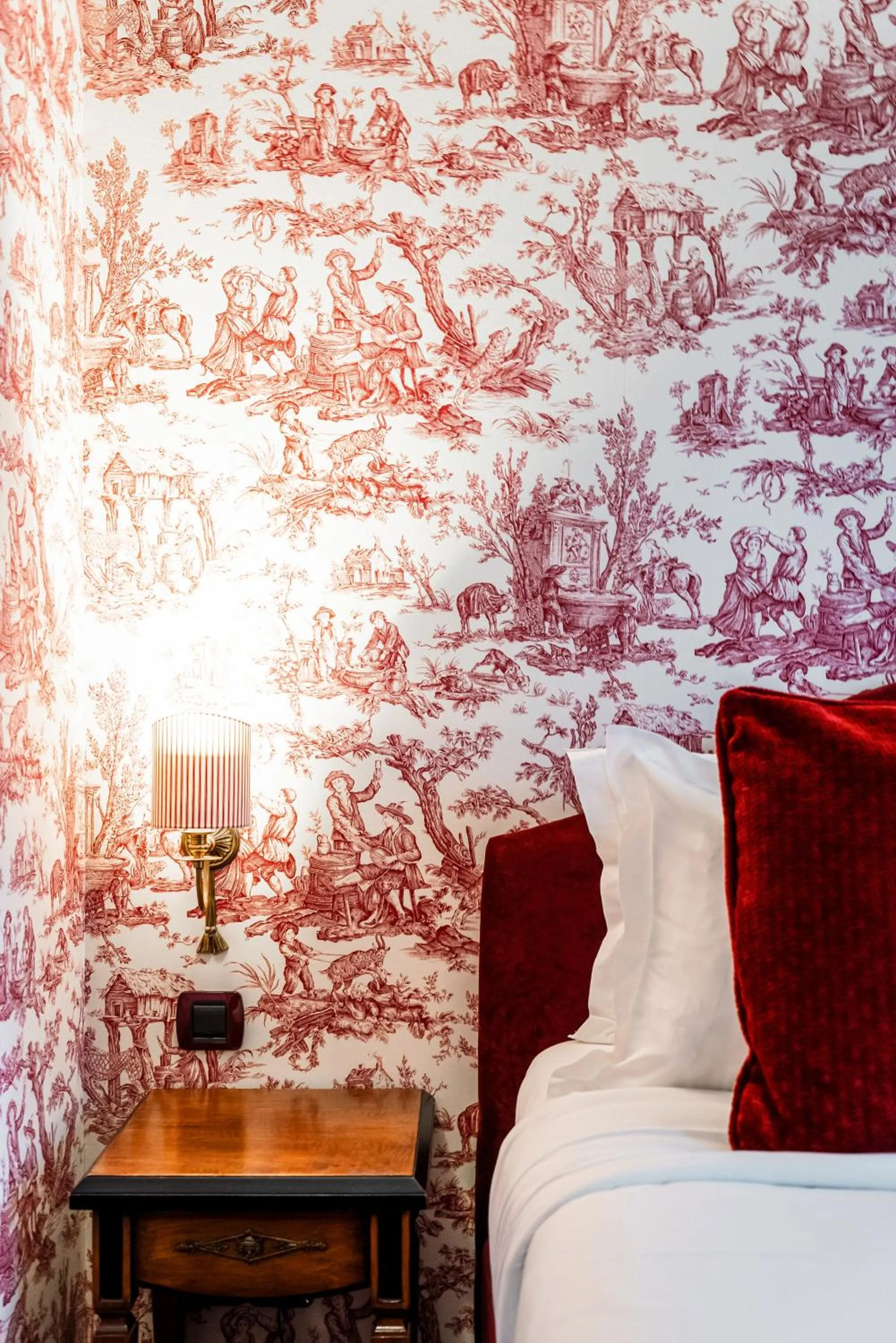 Bed in Maison Eugenie