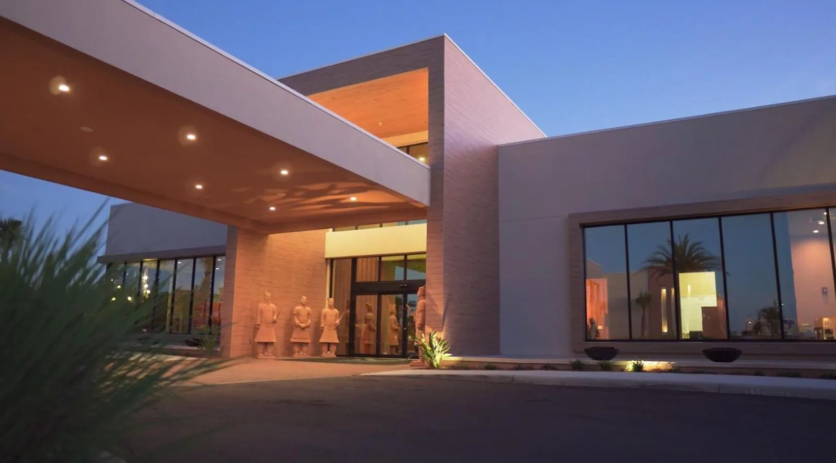 Restaurant/places to eat in Magic Village Views Trademark Collection by Wyndham