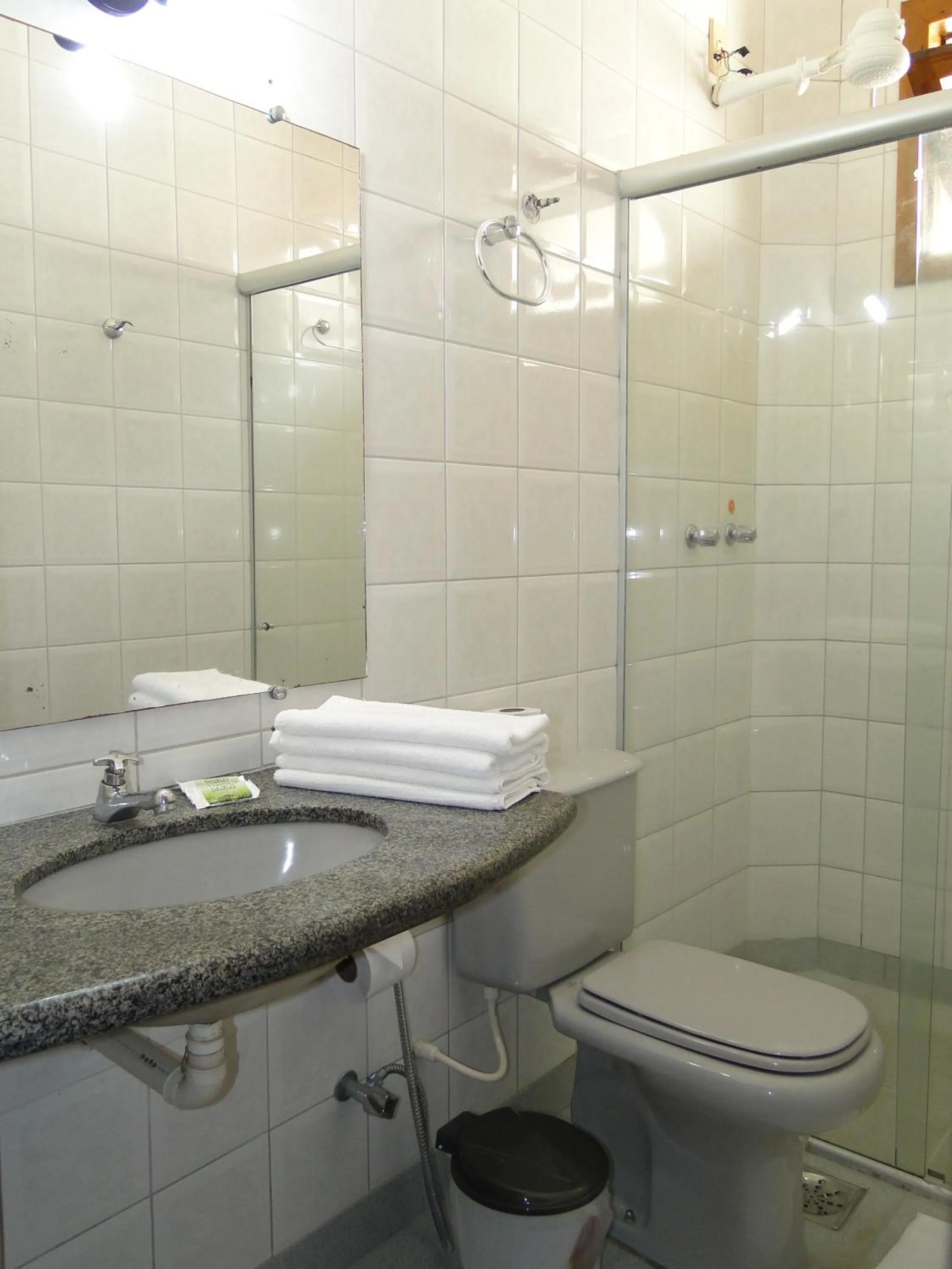 Toilet in America Praia Flat - Portal Hotéis