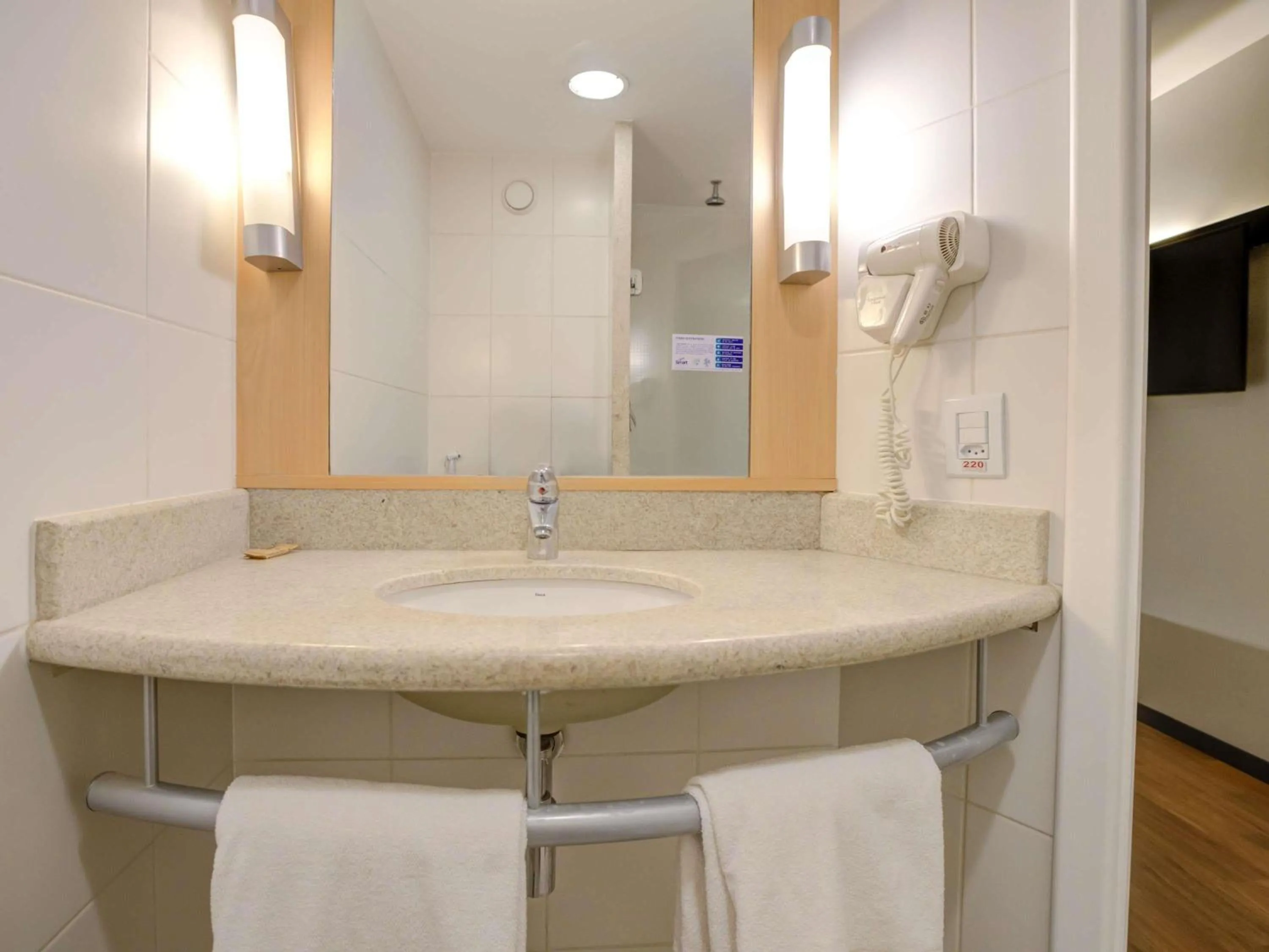 Bathroom in ibis Vitoria Praia de Camburi