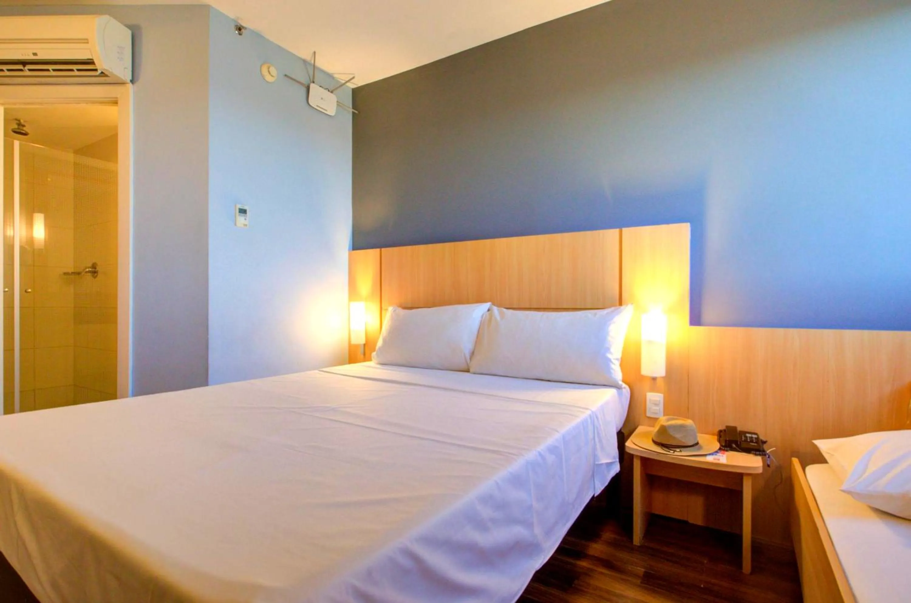 Bed in ibis Vitoria Praia de Camburi