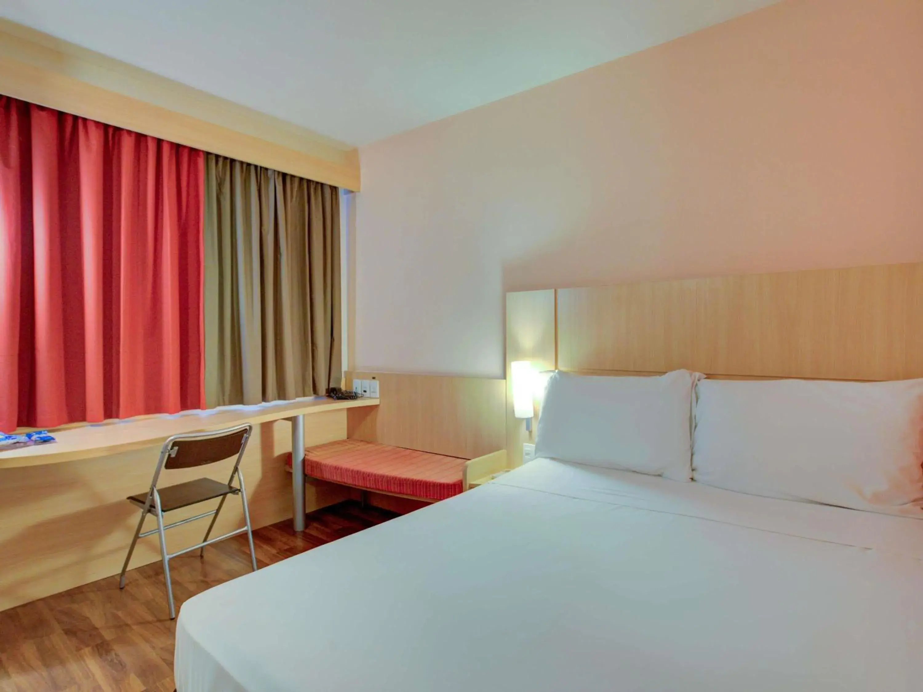 Standard Adapted Apartment with One Double Bed in ibis Vitoria Praia de Camburi Standard Adapted Apartment with One Double Bed in ibis Vitoria Praia de Camburi