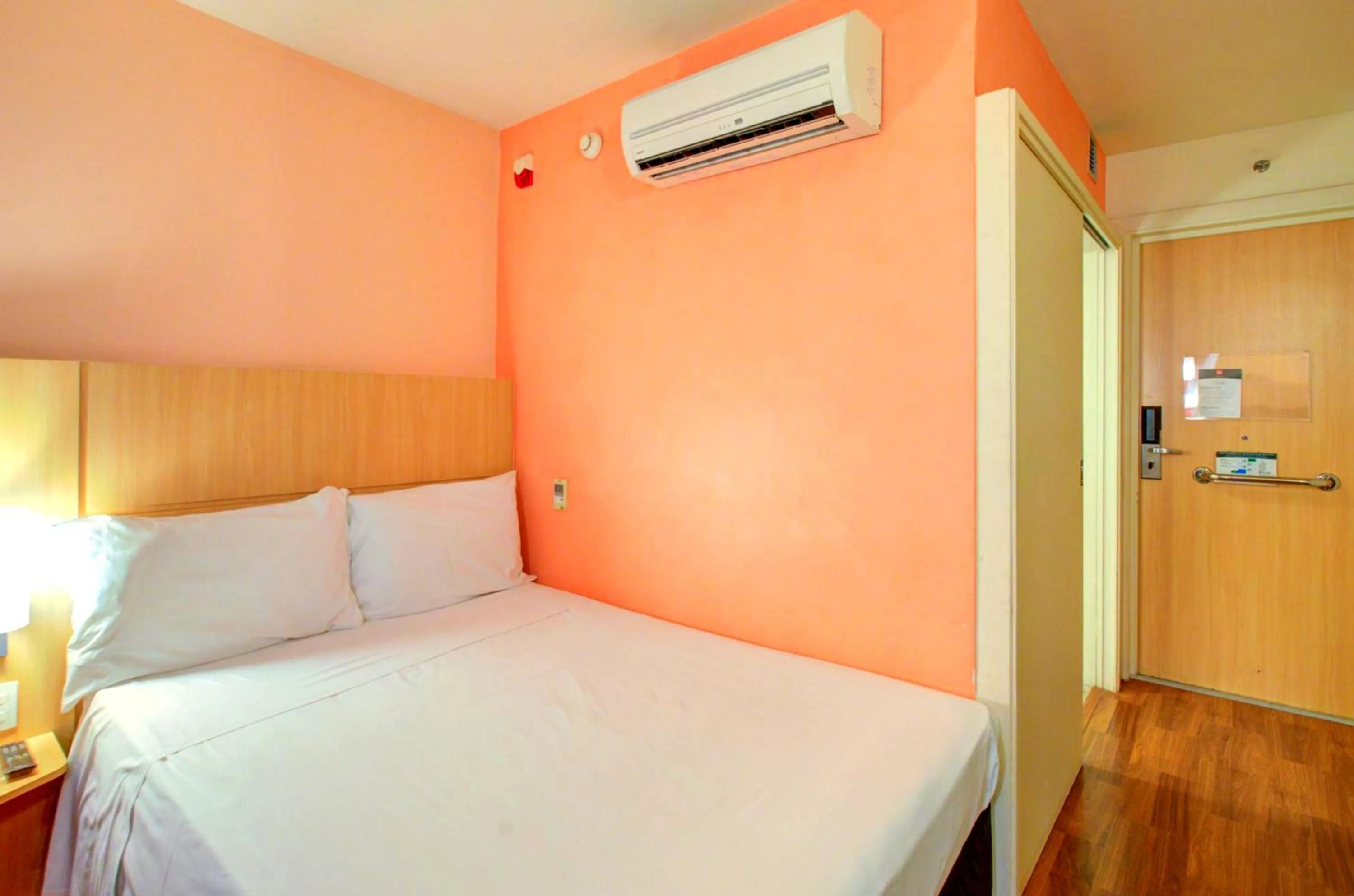 Bed in ibis Vitoria Praia de Camburi